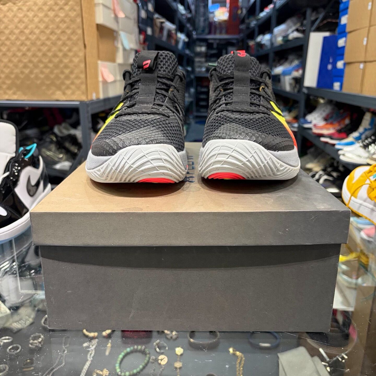 Under Armour Under Armour Lowtop Sneakers 10.5 Men Size US 10.5 / EU 43-44 - 2 Thumbnail