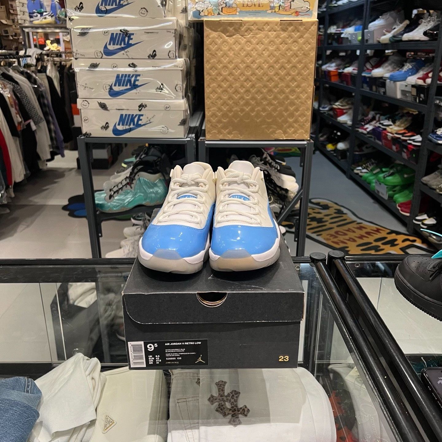 Nike Nike Blue Lowtop Sneakers 10 Men Size US 10 / EU 43 - 2 Thumbnail