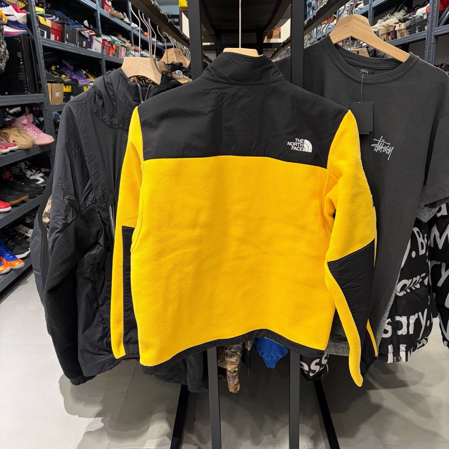 The North Face The North Face Yellow Light Jacket s Men Size US S / EU 44-46 / 1 - 2 Thumbnail