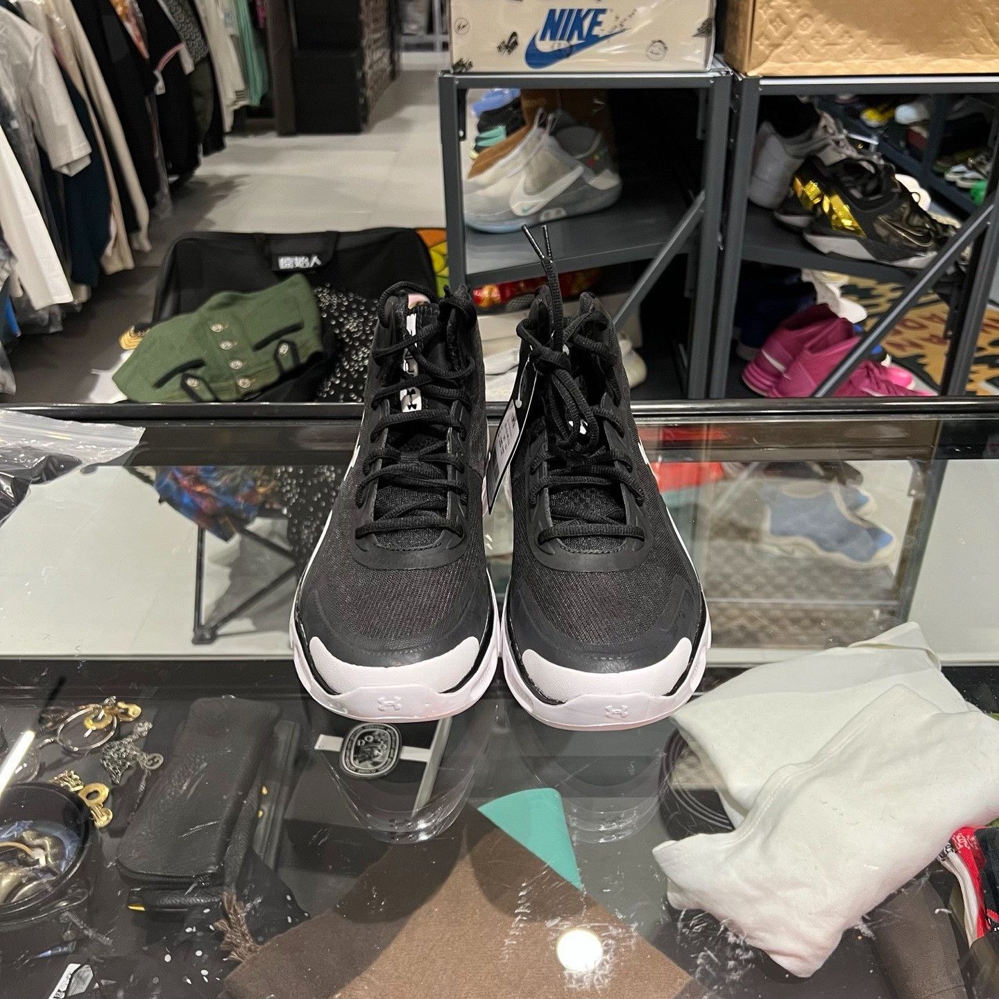 Under Armour Under Armour Lowtop Sneakers 9.5 Men Size US 9.5 / EU 42-43 - 2 Thumbnail