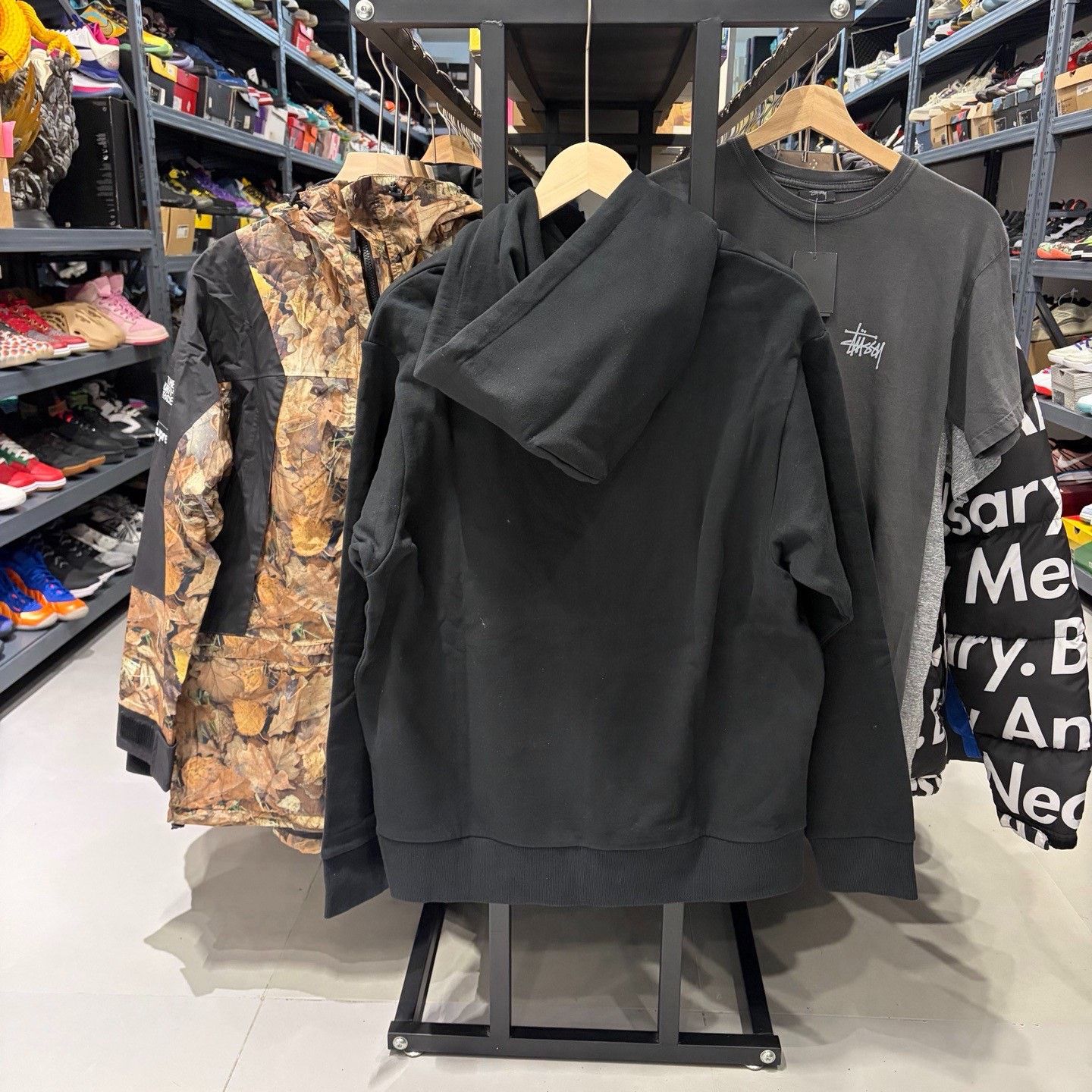 Nike Nike Black Hoodie l Men Size US L / EU 52-54 / 3 - 2 Thumbnail