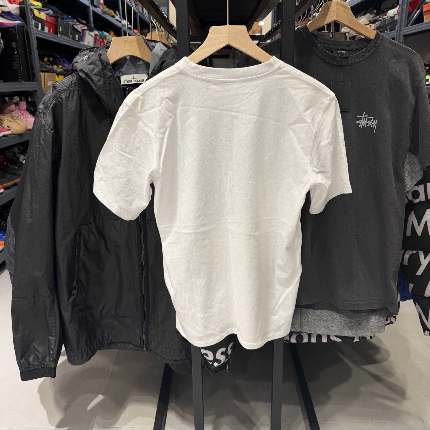 Gucci Gucci White T-Shirt XS Women Size XS / US 0-2 / IT 36-38 - 2 Thumbnail
