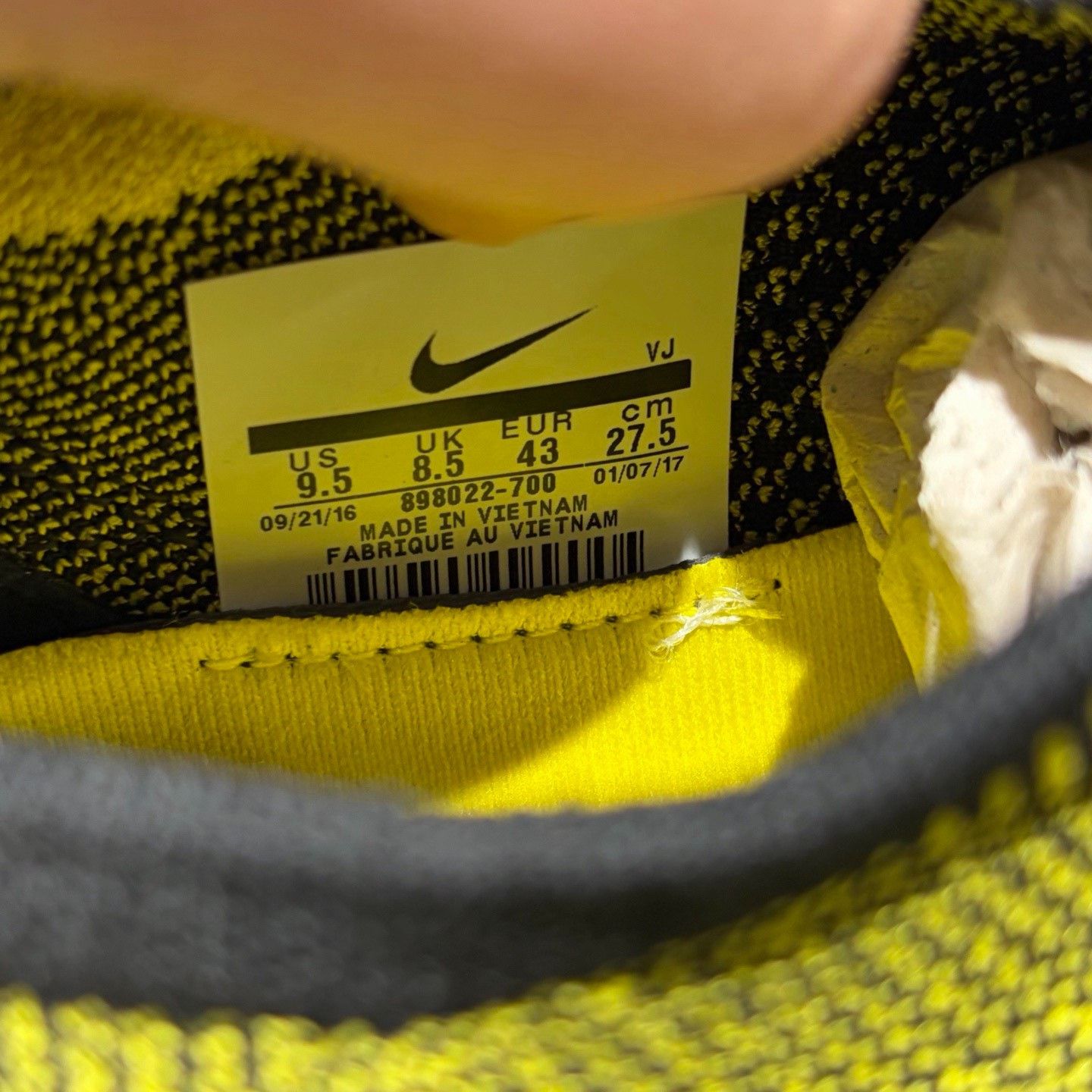 Nike Nike Yellow Lowtop Sneakers 10 Men Size US 10 / EU 43 - 5 Thumbnail
