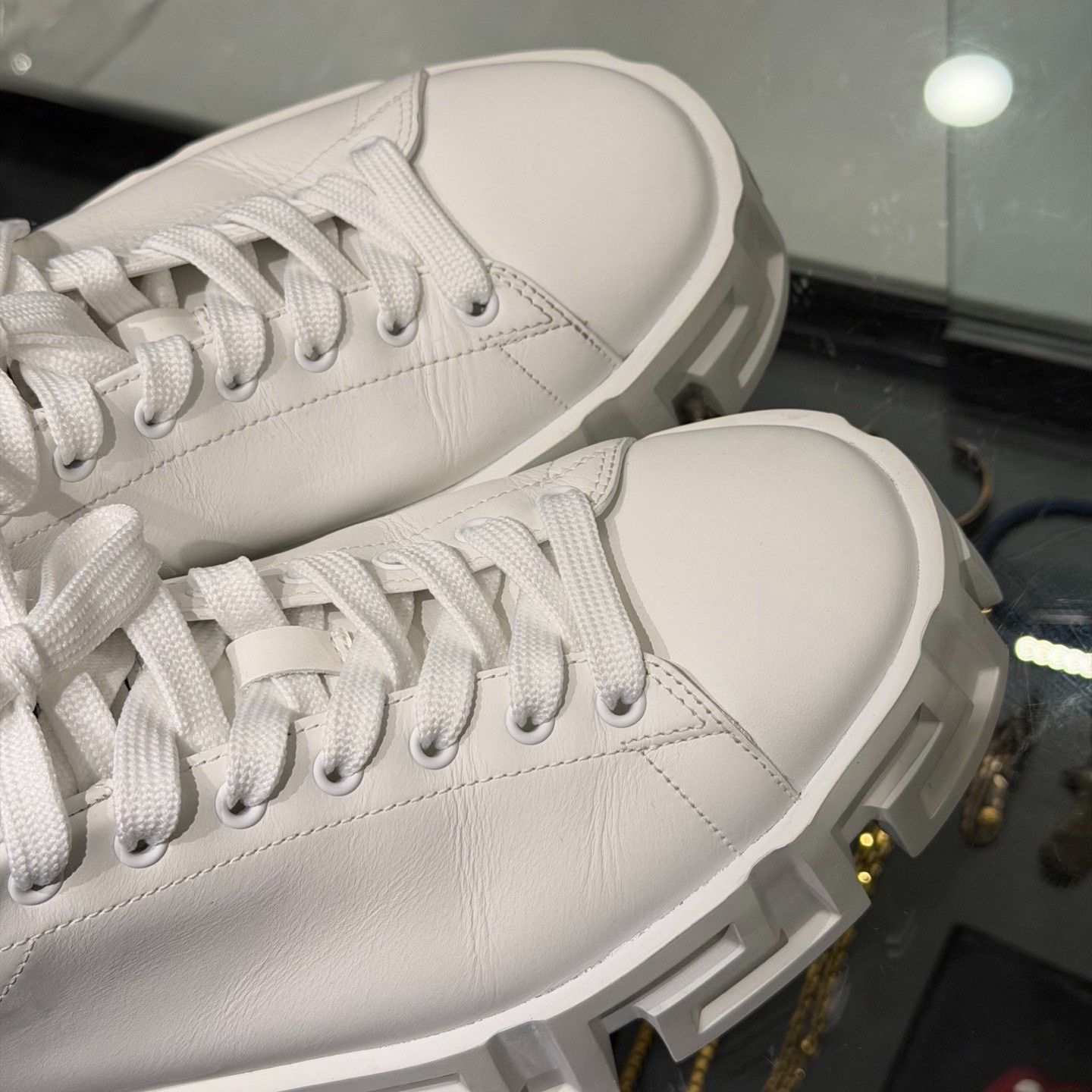 Versace Versace White Lowtop Sneakers 10 Men Size US 10 / EU 43 - 5 Thumbnail