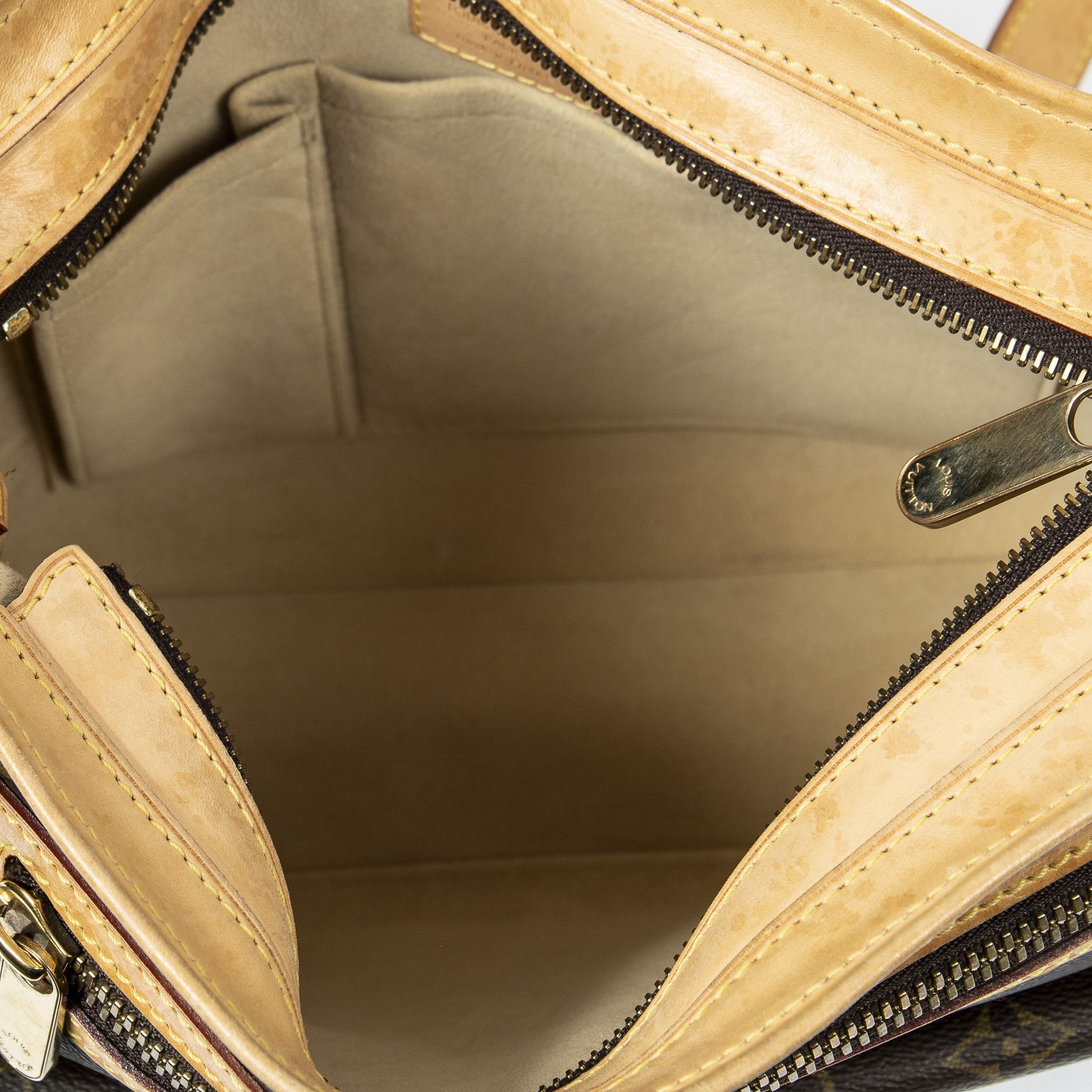 Louis Vuitton Hudson GM Size ONE SIZE - 7 Thumbnail