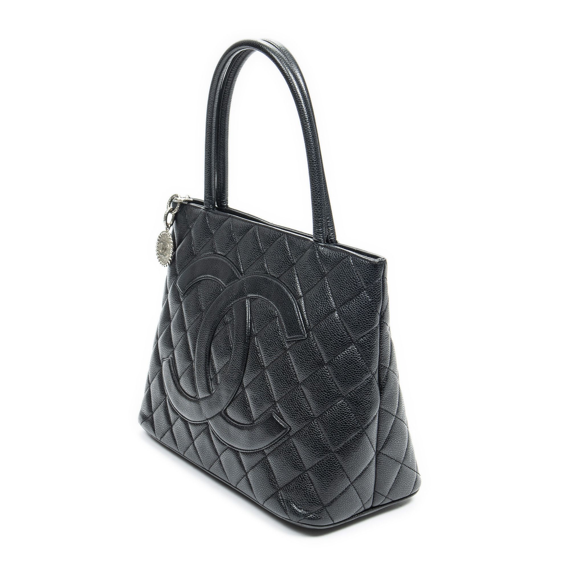 Chanel CC Timeless Medallion Tote Size ONE SIZE - 2 Thumbnail