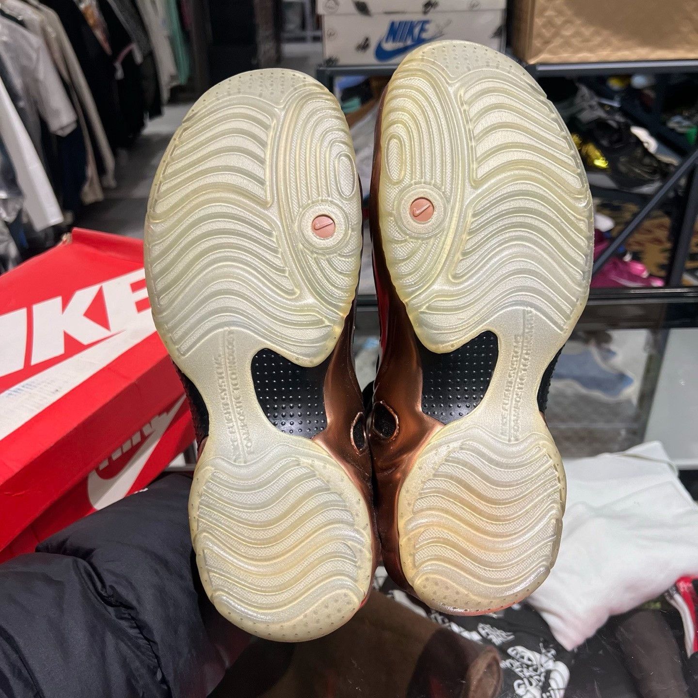 Nike Nike Lowtop Sneakers 10.5 Men Size US 10.5 / EU 43-44 - 6 Thumbnail