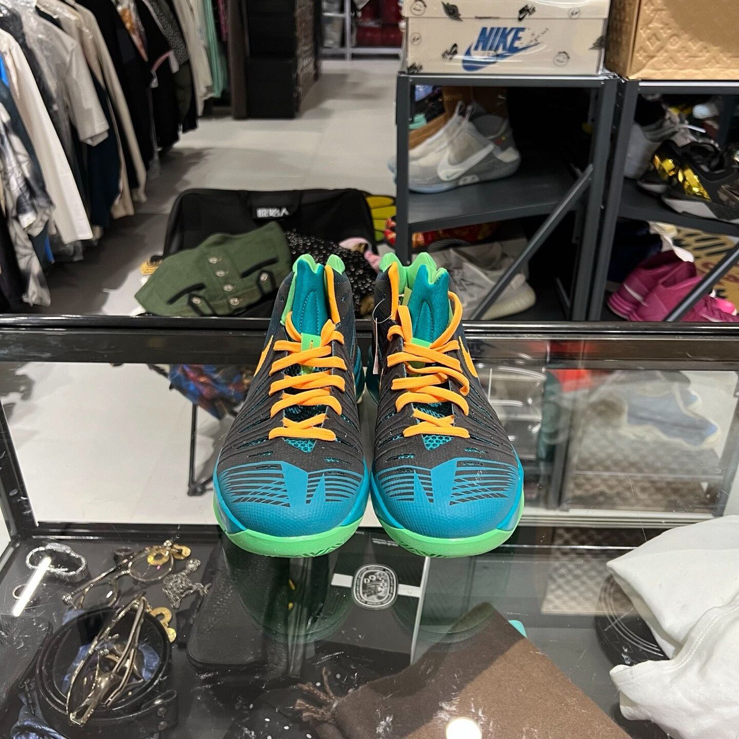 Nike Nike Yellow Lowtop Sneakers 9.5 Men Size US 9.5 / EU 42-43 - 2 Thumbnail