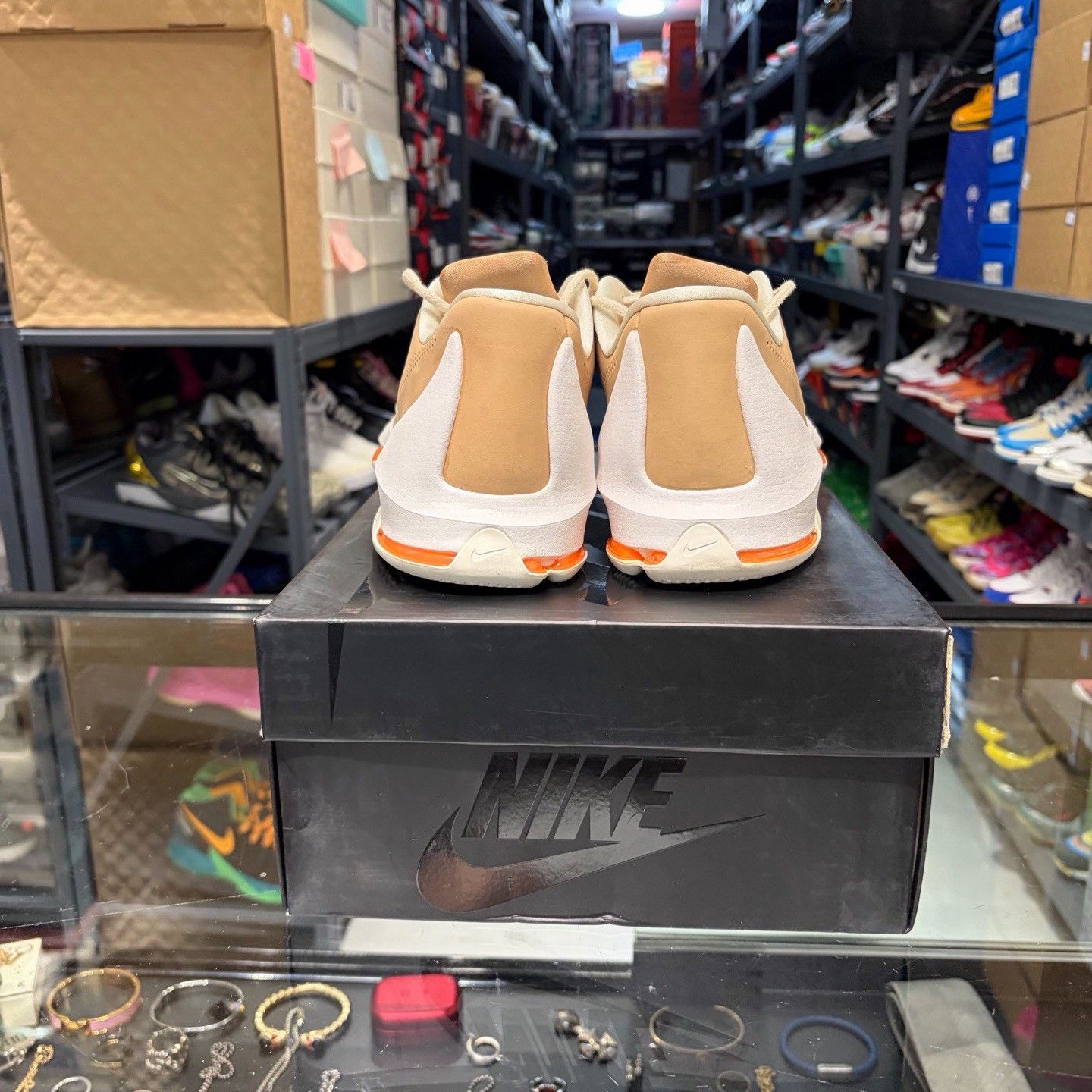 Nike Nike Brown Lowtop Sneakers 10 Men Size US 10 / EU 43 - 3 Thumbnail