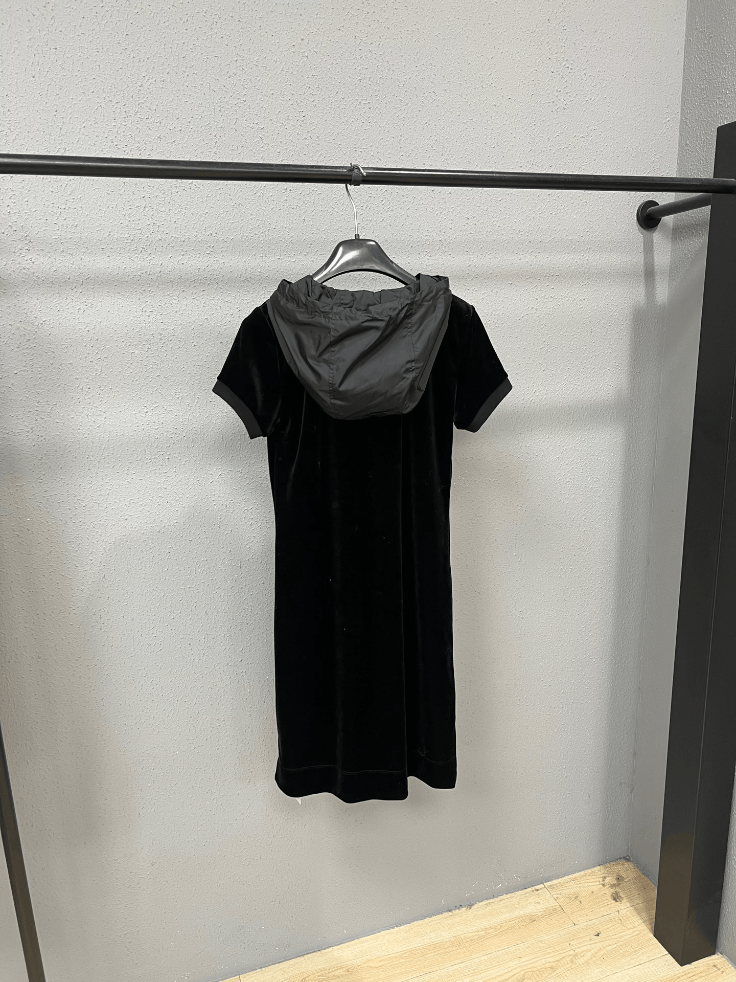 Gucci Gucci Velvet T-Shirt M Women Size M / US 6-8 / IT 42-44 - 2 Thumbnail
