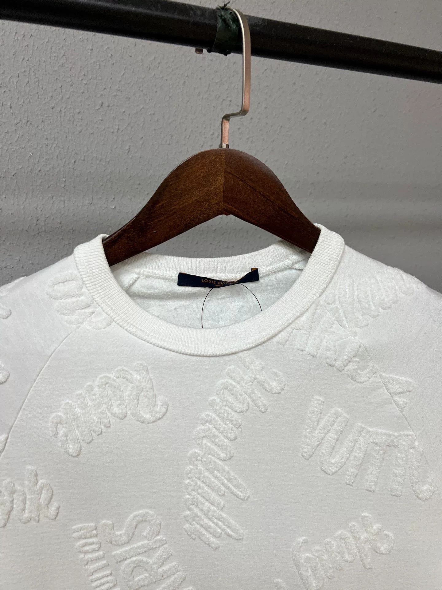 Louis Vuitton Louis Vuitton Retro T-Shirt s Men Size US S / EU 44-46 / 1 - 3 Thumbnail