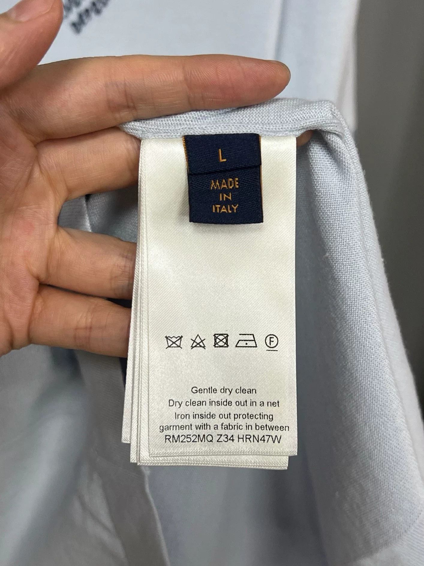 Louis Vuitton Louis Vuitton T-Shirt l Men Size US L / EU 52-54 / 3 - 4 Thumbnail