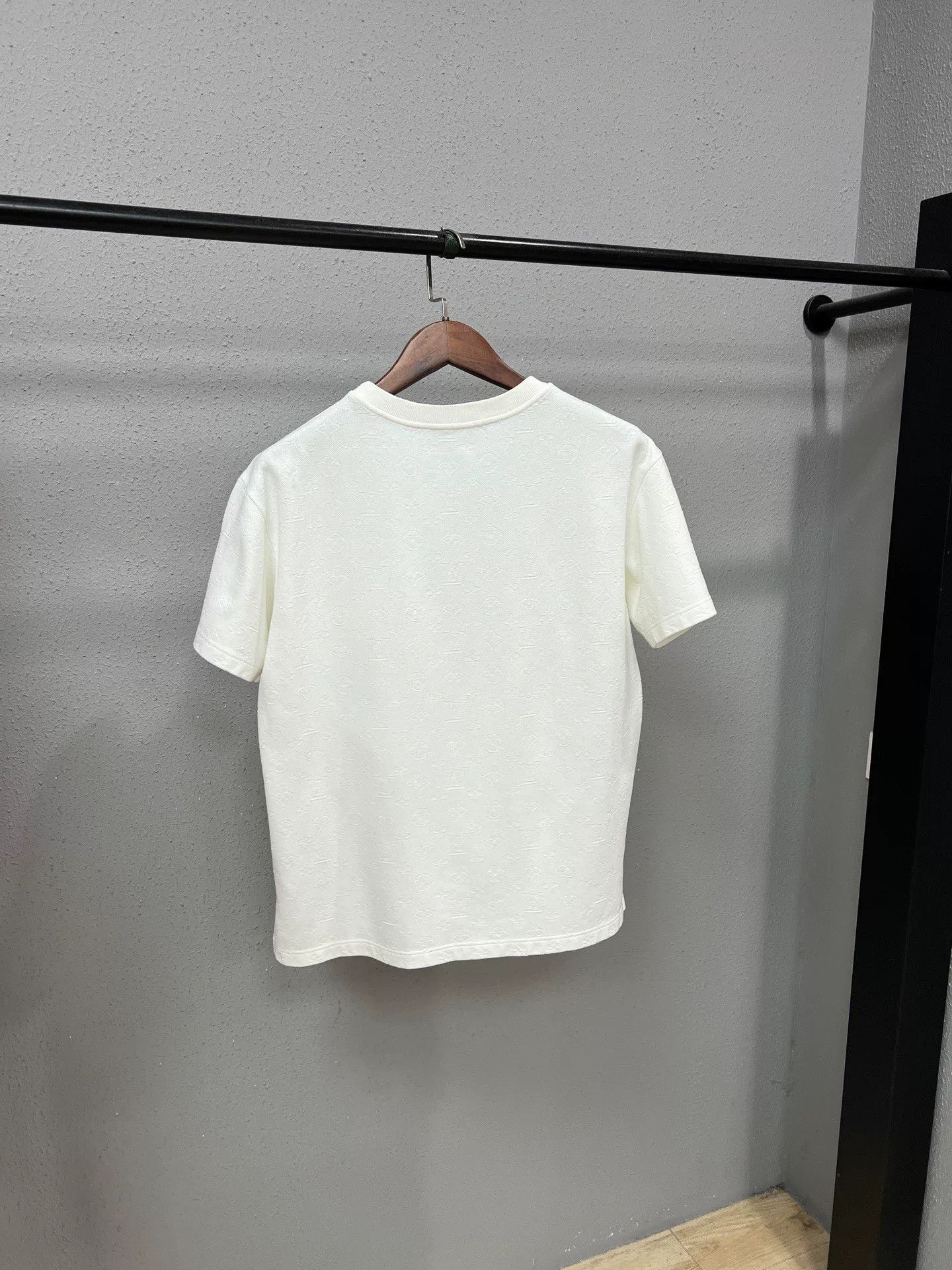 Louis Vuitton Louis Vuitton T-Shirt m Men Size US M / EU 48-50 / 2 - 2 Thumbnail