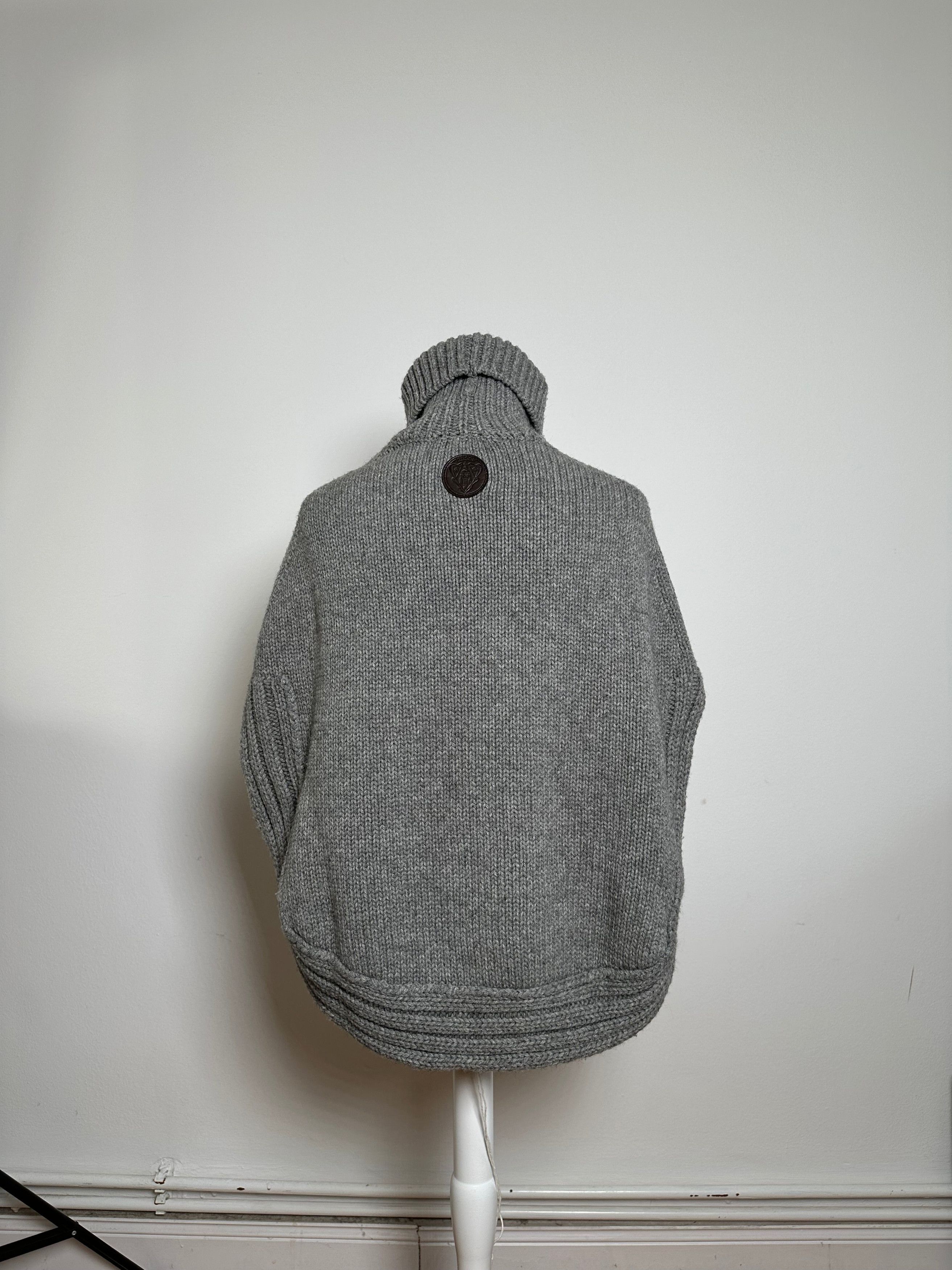 Gucci Vintage Wool Poncho Grey M Size M / US 6-8 / IT 42-44 - 3 Thumbnail