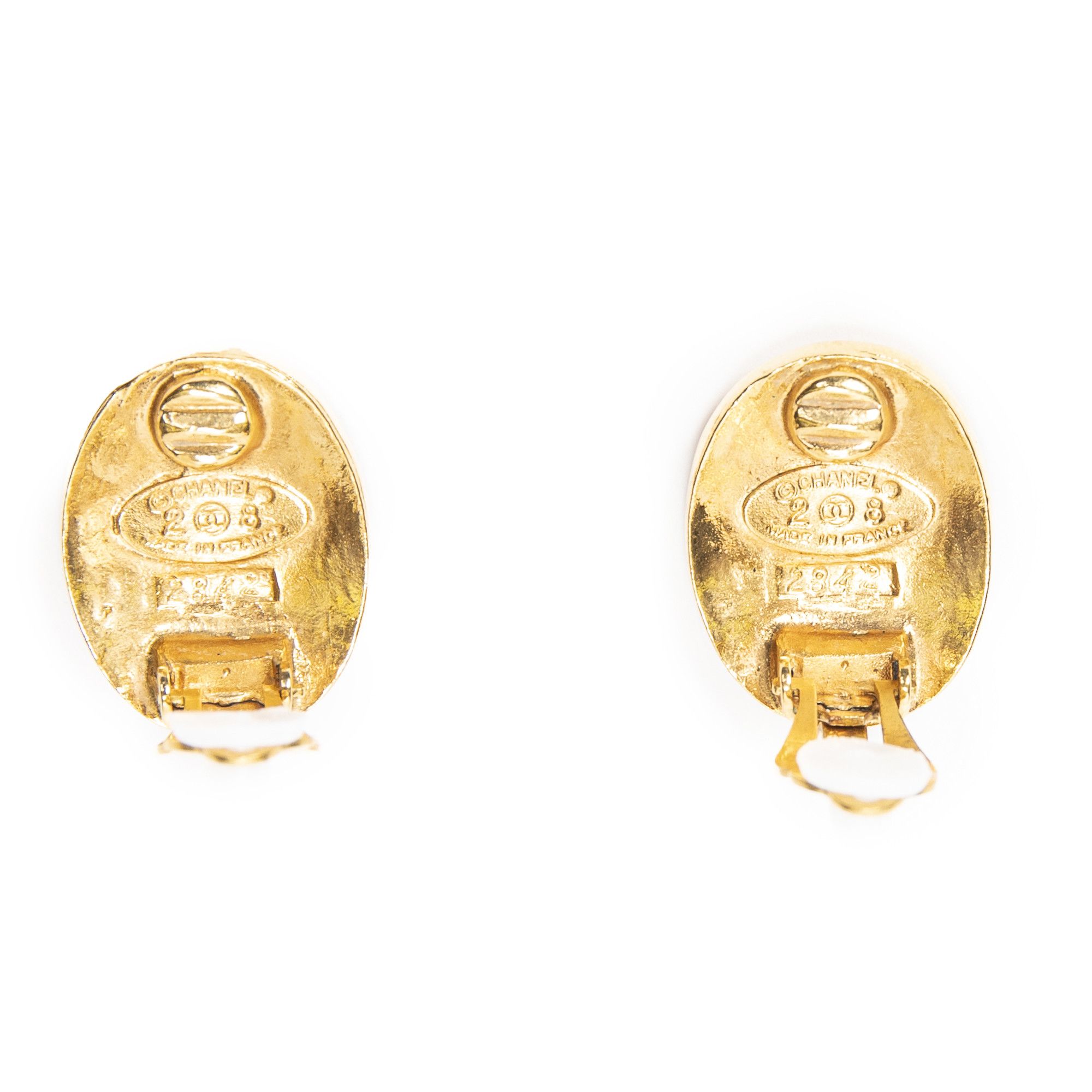 Chanel CC Oval Clip On Earrings Size ONE SIZE - 3 Thumbnail