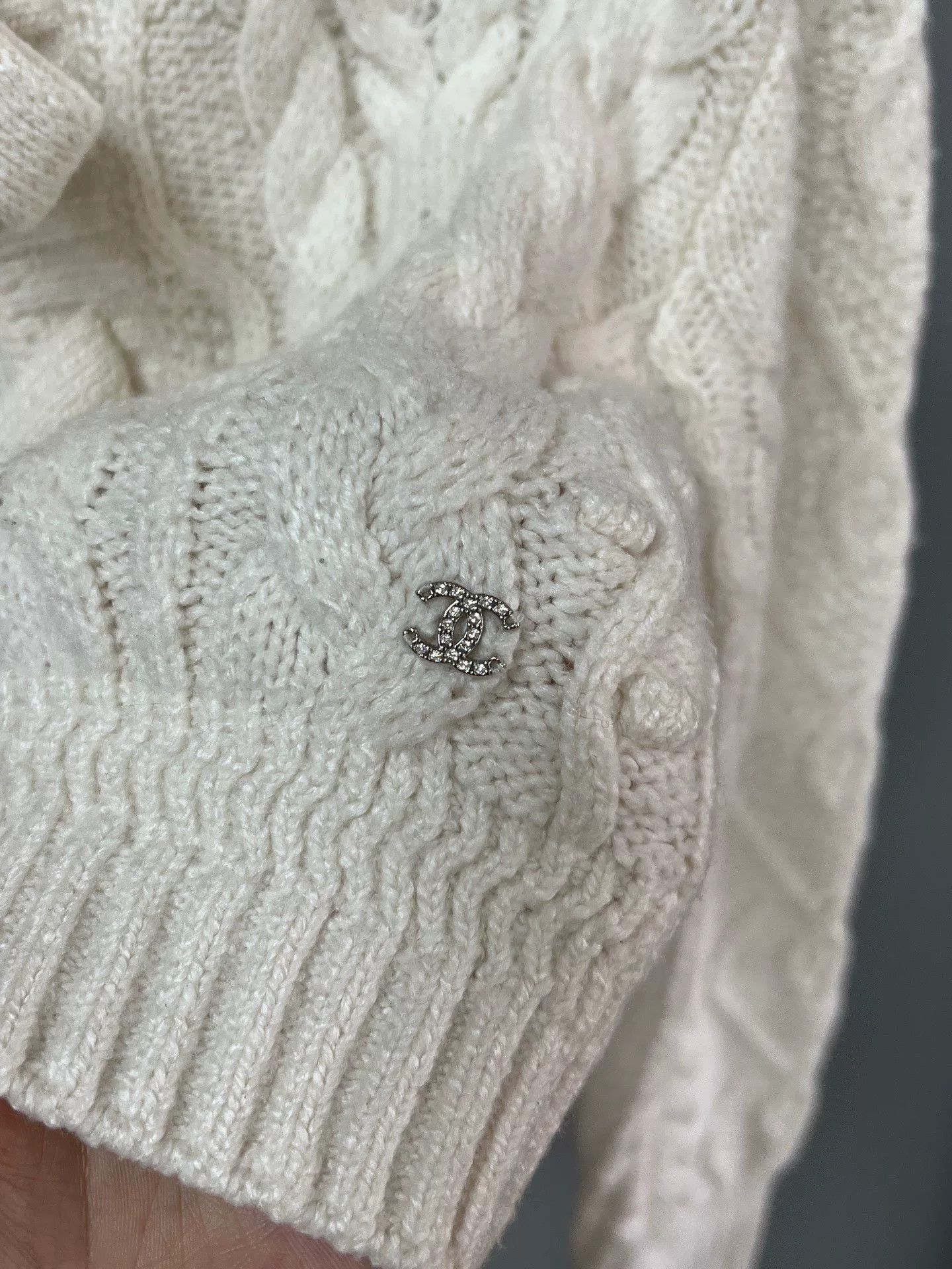 Chanel Chanel White Sweater S Women Size S / US 4 / IT 40 - 3 Thumbnail