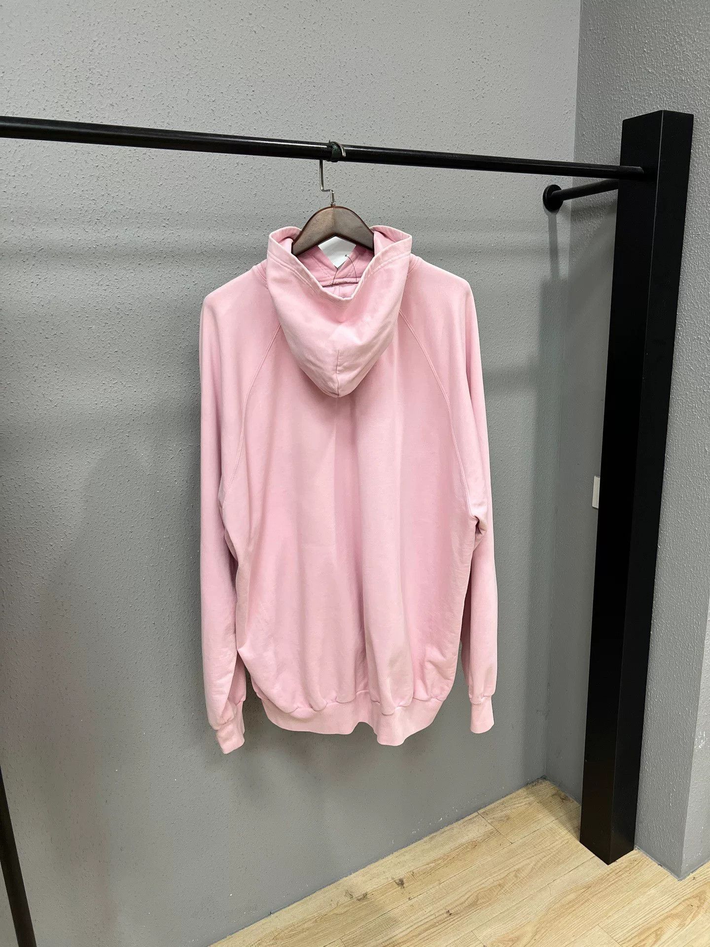 Balenciaga Balenciaga Retro Pink Hoodie m Men Size US M / EU 48-50 / 2 - 2 Thumbnail