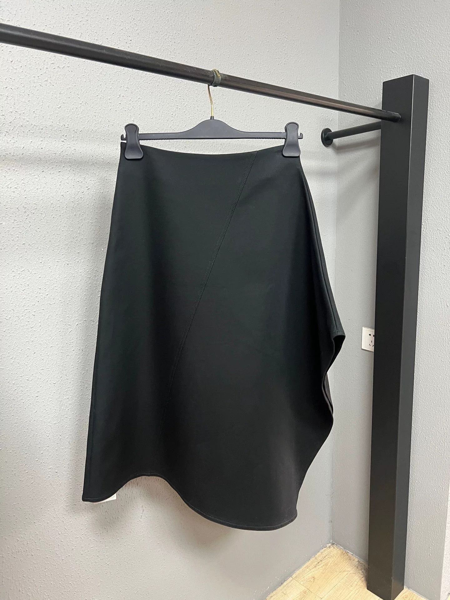 Bottega Veneta Bottega Veneta Black Skirt 28 Women Size 28" / US 6 / IT 42 - 2 Thumbnail