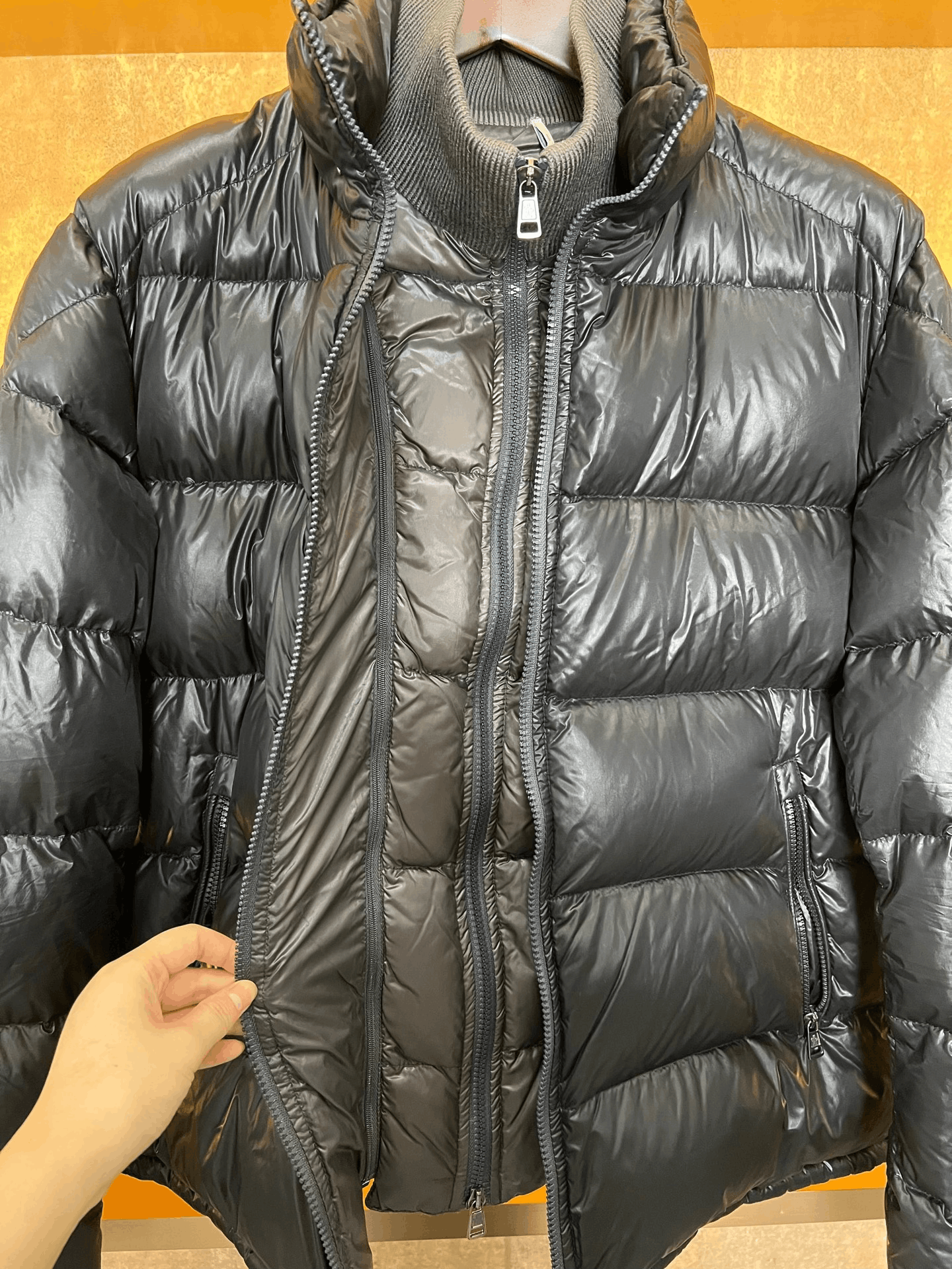Moncler Moncler Down Down Jacket M Women Size M / US 6-8 / IT 42-44 - 4 Thumbnail