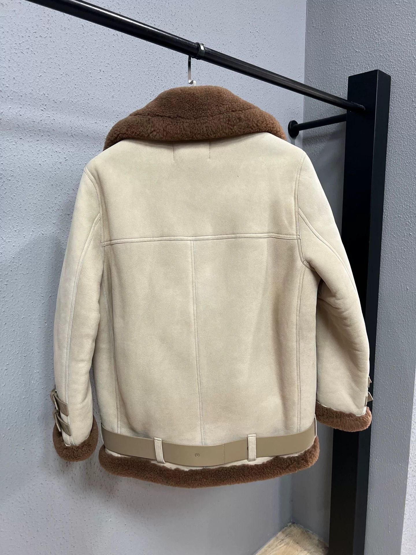 Acne Studios Acne Studios Fur Jacket M Women Size M / US 6-8 / IT 42-44 - 2 Thumbnail