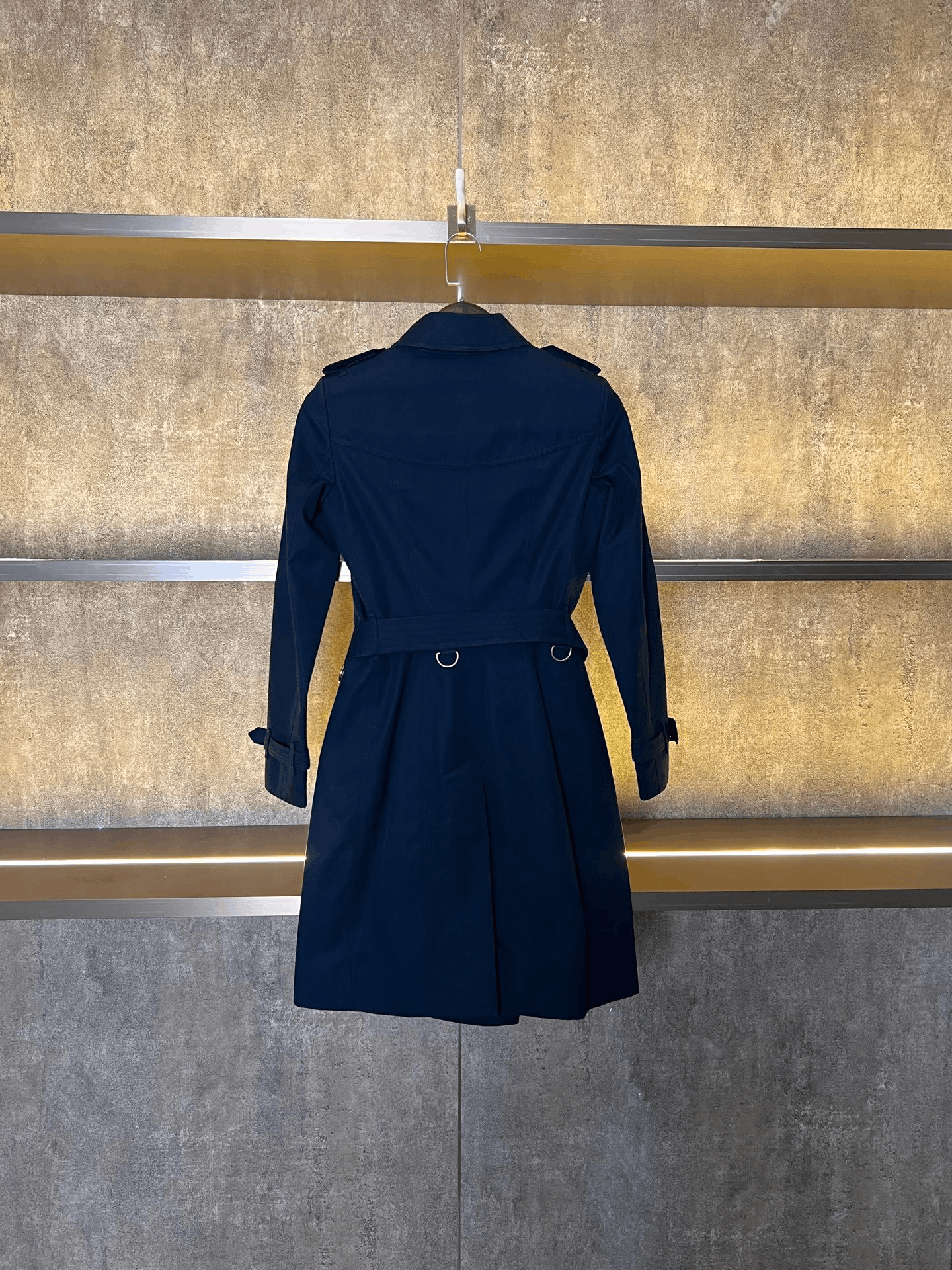 Burberry Burberry Coat M Women Size M / US 6-8 / IT 42-44 - 2 Thumbnail