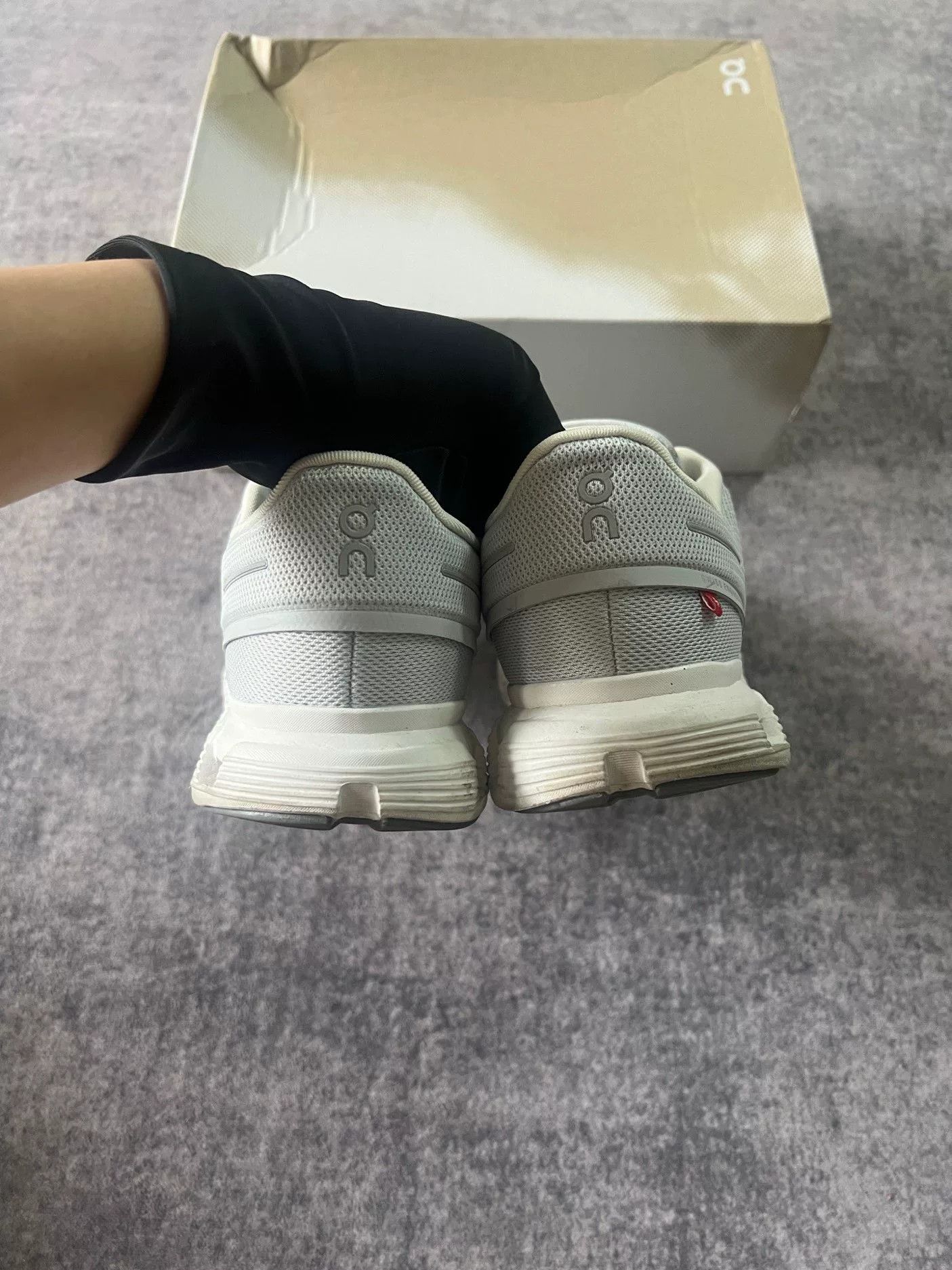 On On Lowtop Sneakers 9.5 Men Size US 9.5 / EU 42-43 - 5 Thumbnail