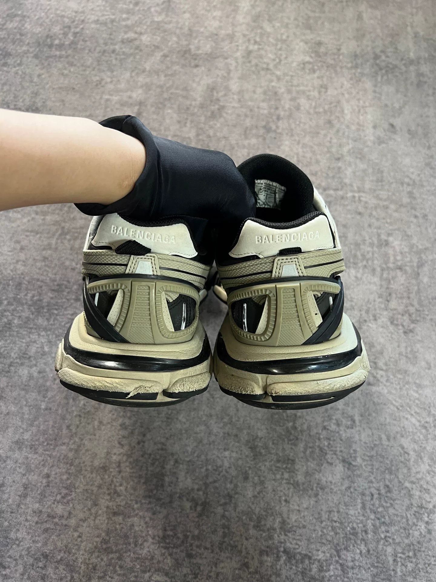 Balenciaga Balenciaga Beige Lowtop Sneakers 10 Men Size US 10 / EU 43 - 6 Thumbnail