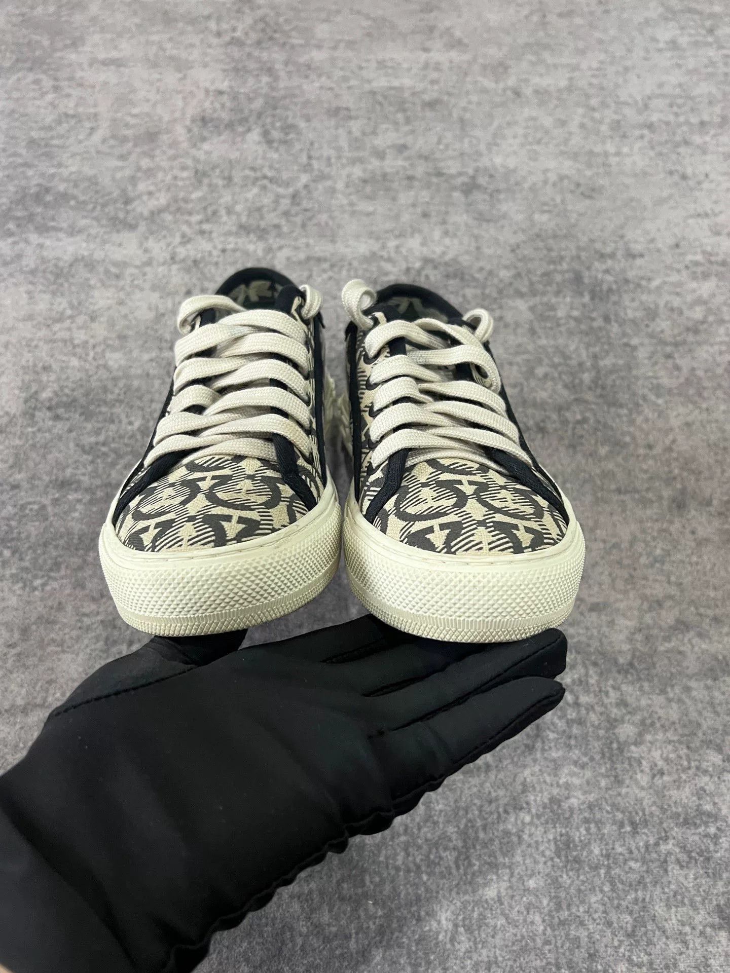 Salvatore Ferragamo Salvatore Ferragamo Casual Lowtop Sneakers 8 Men Size US 8 / EU 41 - 3 Thumbnail