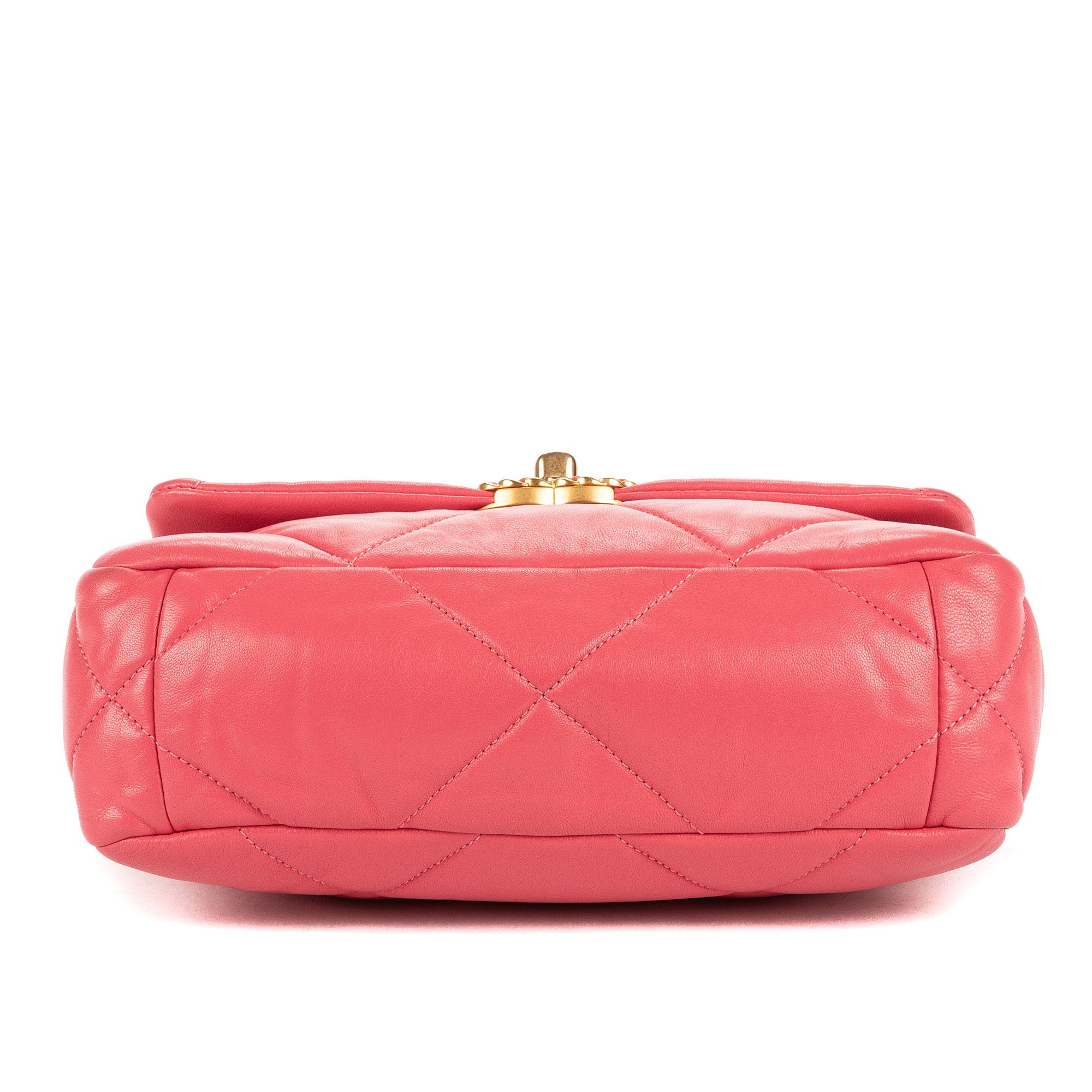 Chanel Classic 19 Flap Small Size ONE SIZE - 6 Thumbnail