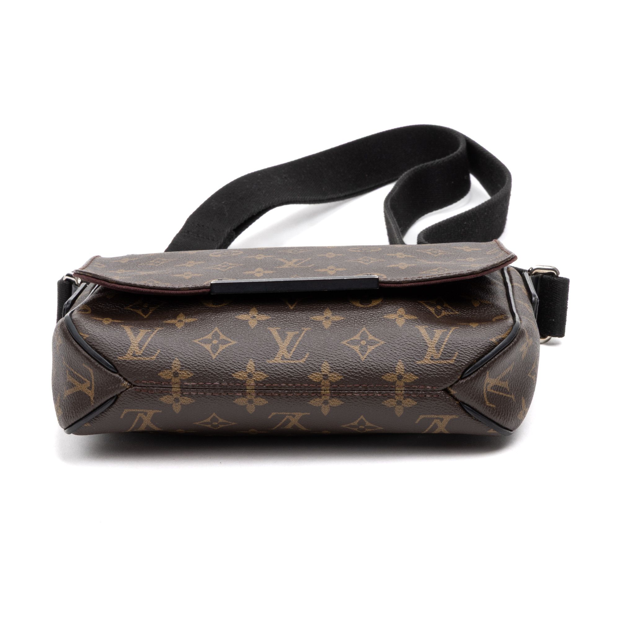 Louis Vuitton District PM Size ONE SIZE - 6 Thumbnail