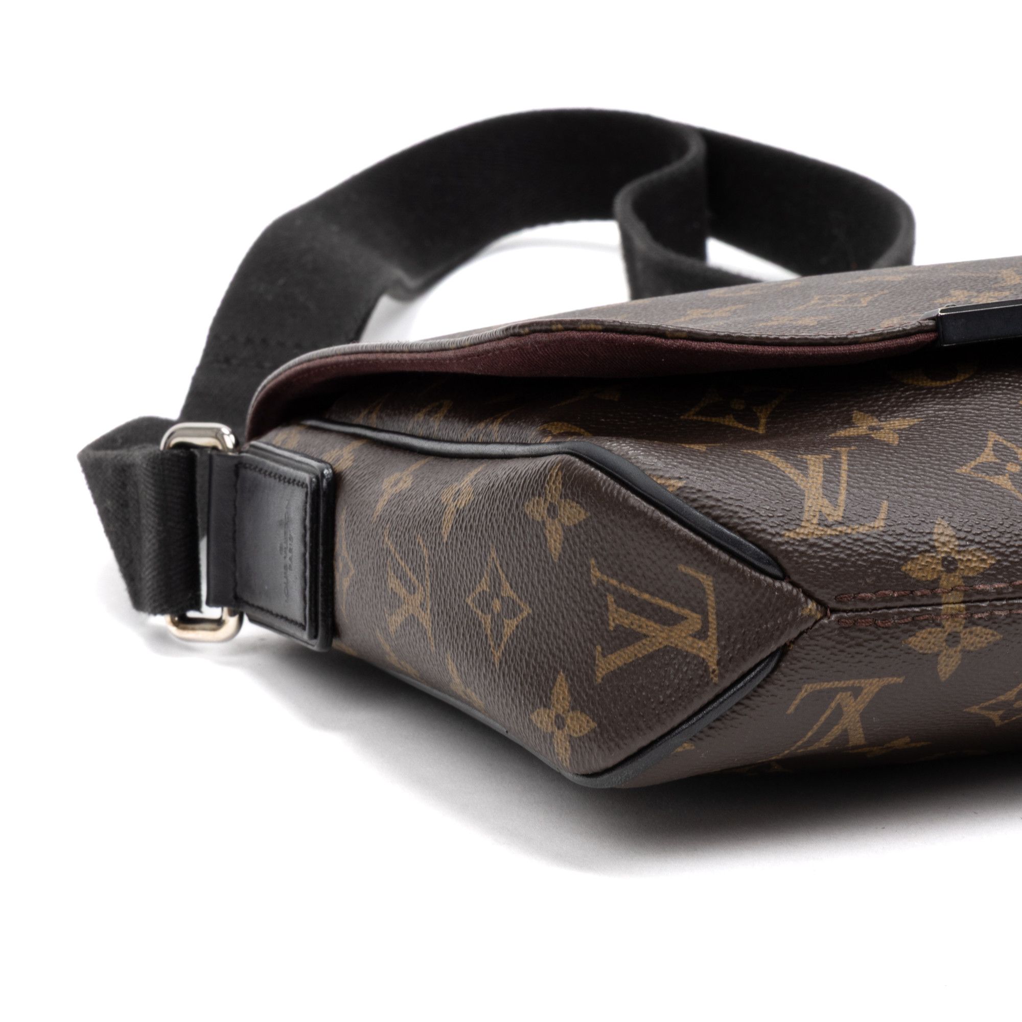 Louis Vuitton District PM Size ONE SIZE - 7 Thumbnail