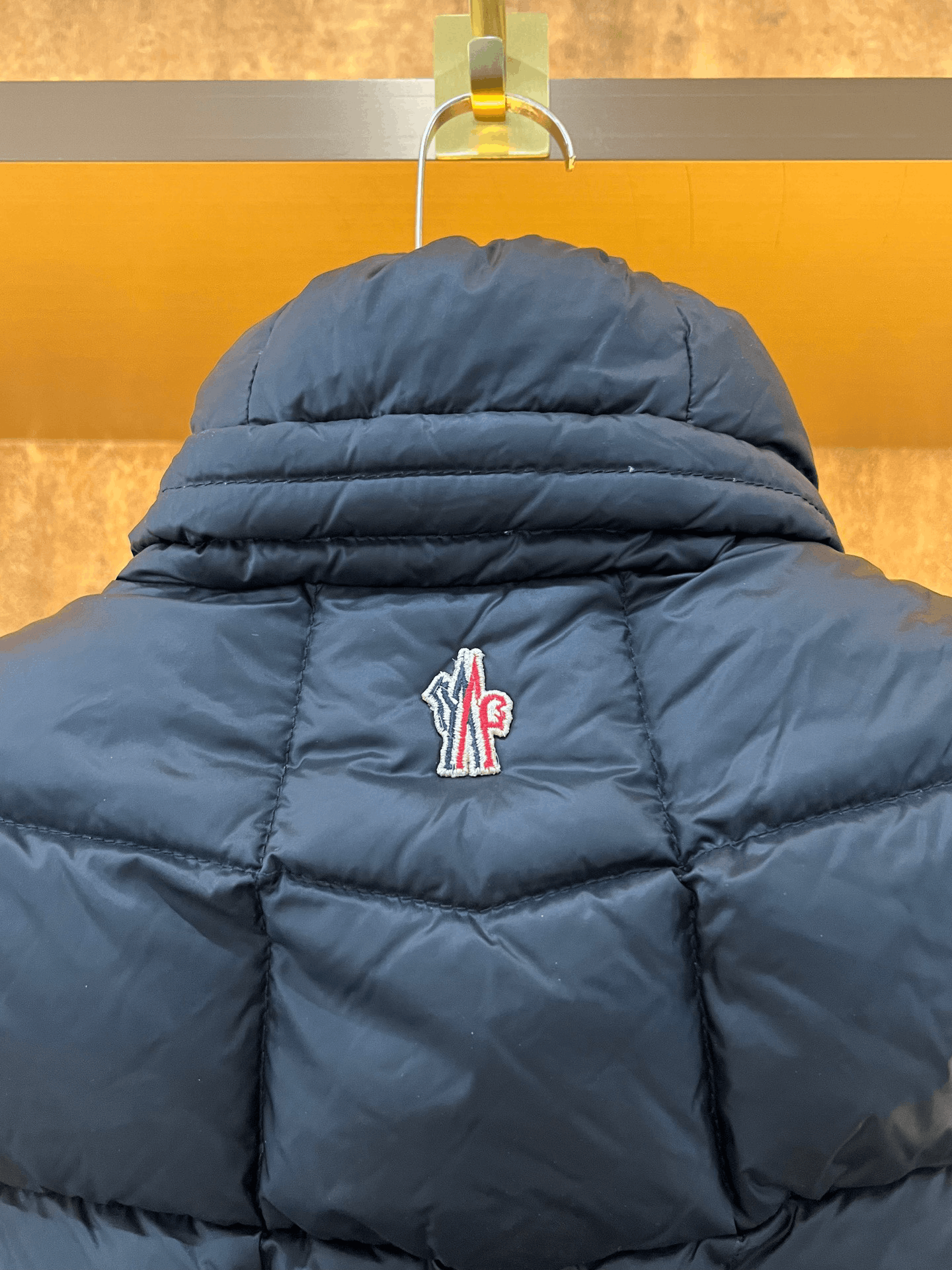 Moncler Moncler Vest S Women Size S / US 4 / IT 40 - 6 Thumbnail