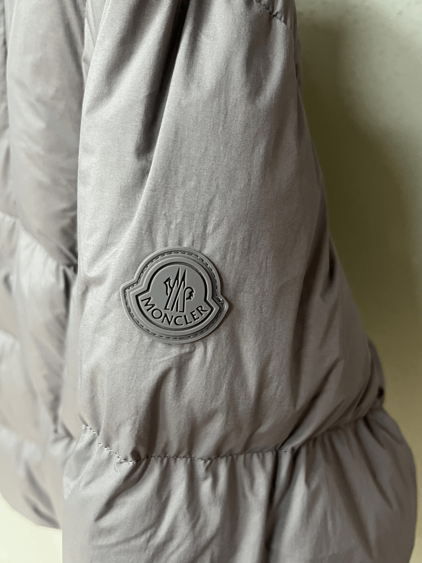 Moncler Moncler Down Down Jacket M Women Size M / US 6-8 / IT 42-44 - 3 Thumbnail