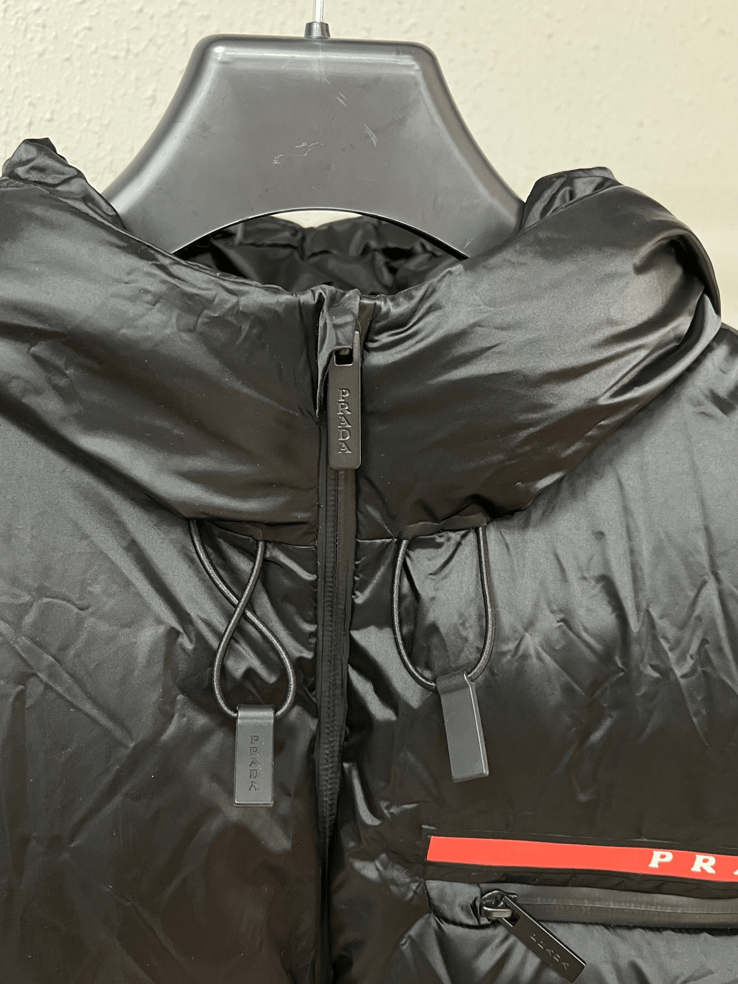 Prada Prada Down Cropped Red Down Jacket M Women Size M / US 6-8 / IT 42-44 - 4 Thumbnail