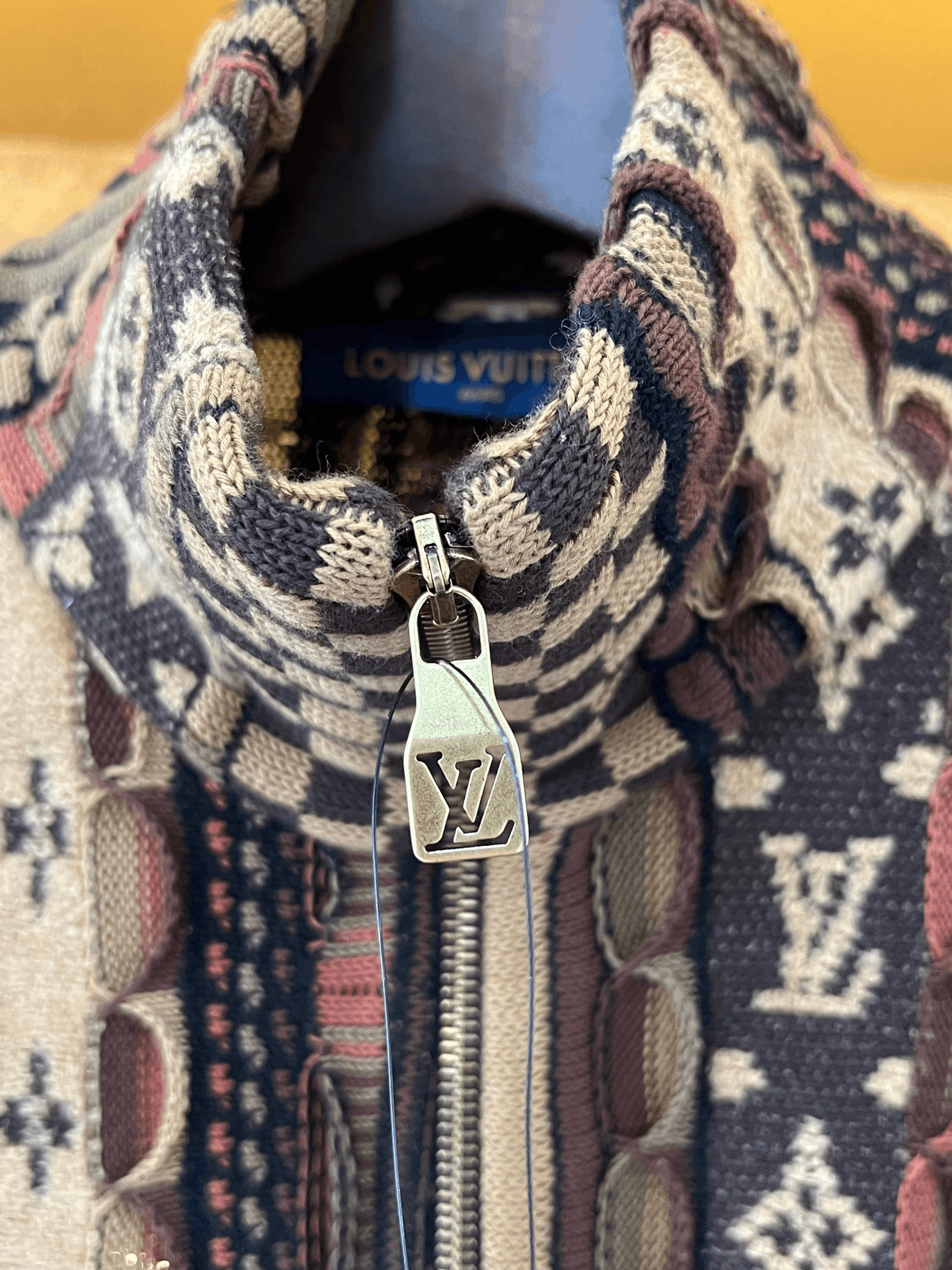 Louis Vuitton Louis Vuitton Light Jacket s Men Size US S / EU 44-46 / 1 - 4 Thumbnail