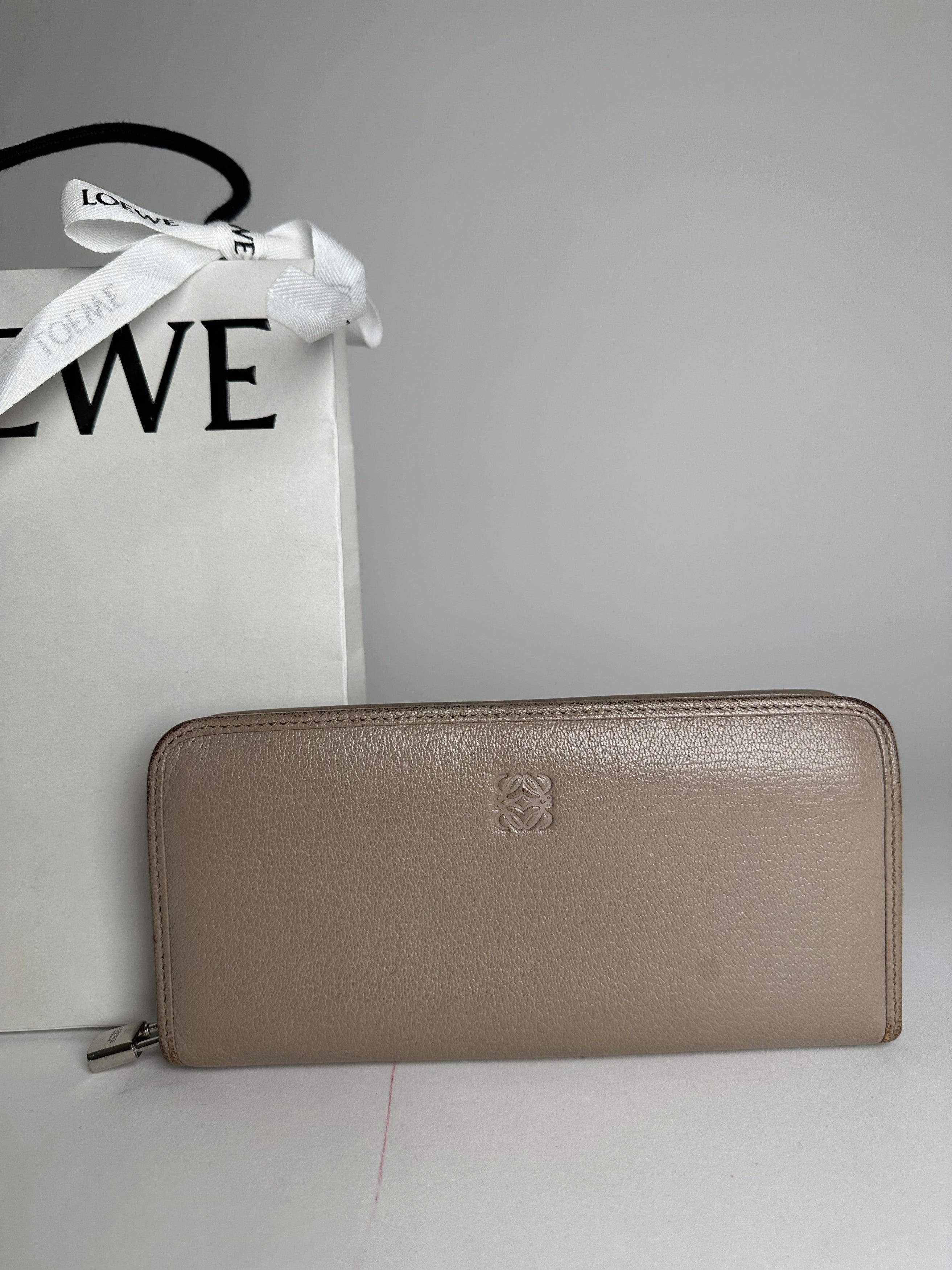 Loewe Vintage Madrid Zippy Leather Wallet Beige Grey Size ONE SIZE - 8 Thumbnail