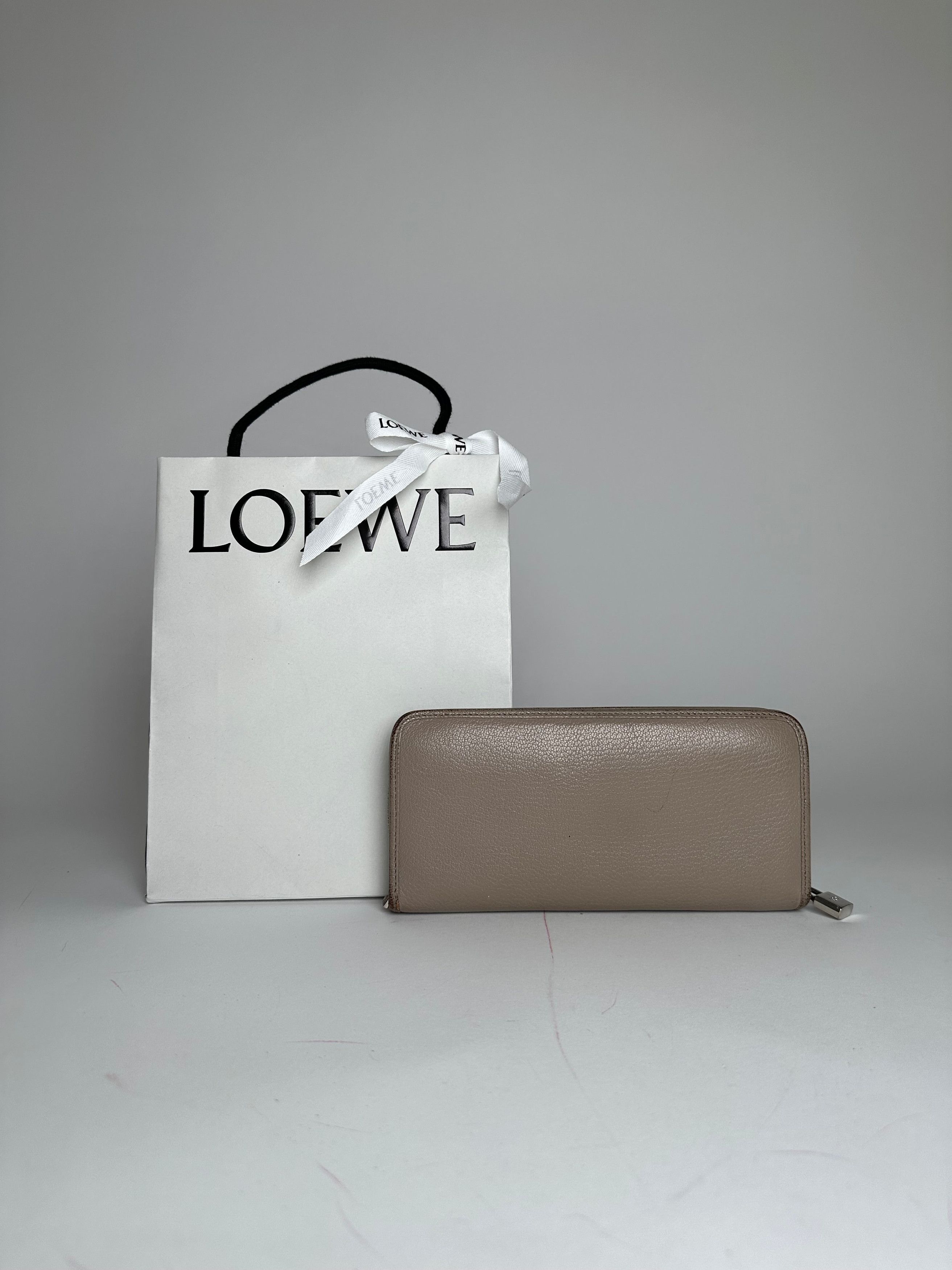 Loewe Vintage Madrid Zippy Leather Wallet Beige Grey Size ONE SIZE - 2 Thumbnail