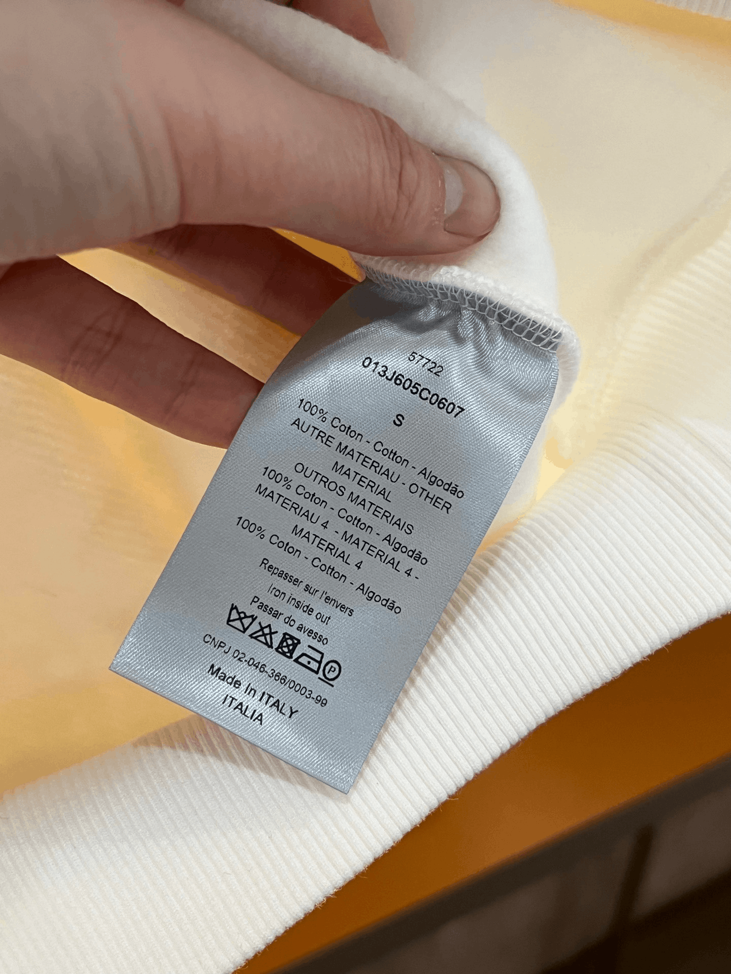 Dior Dior White Hoodie s Men Size US S / EU 44-46 / 1 - 4 Thumbnail