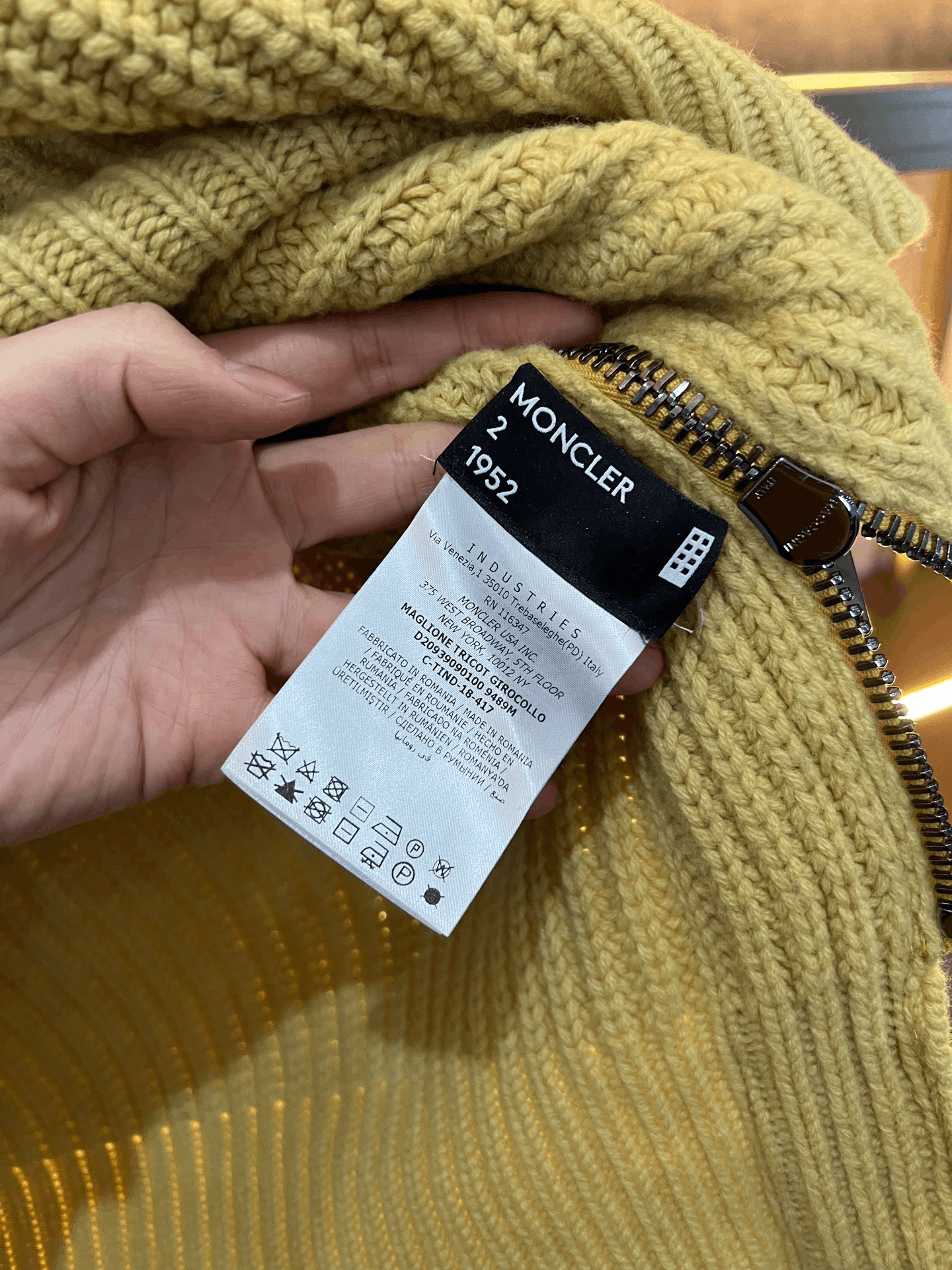 Moncler Moncler Patchwork Sweater S Women Size S / US 4 / IT 40 - 5 Thumbnail
