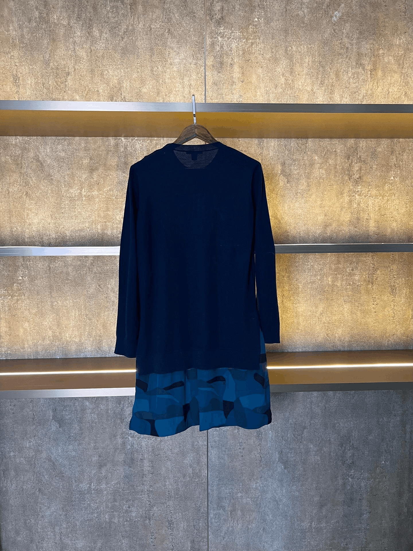 Louis Vuitton Louis Vuitton Blue T-Shirt L Women Size L / US 10 / IT 46 - 2 Thumbnail