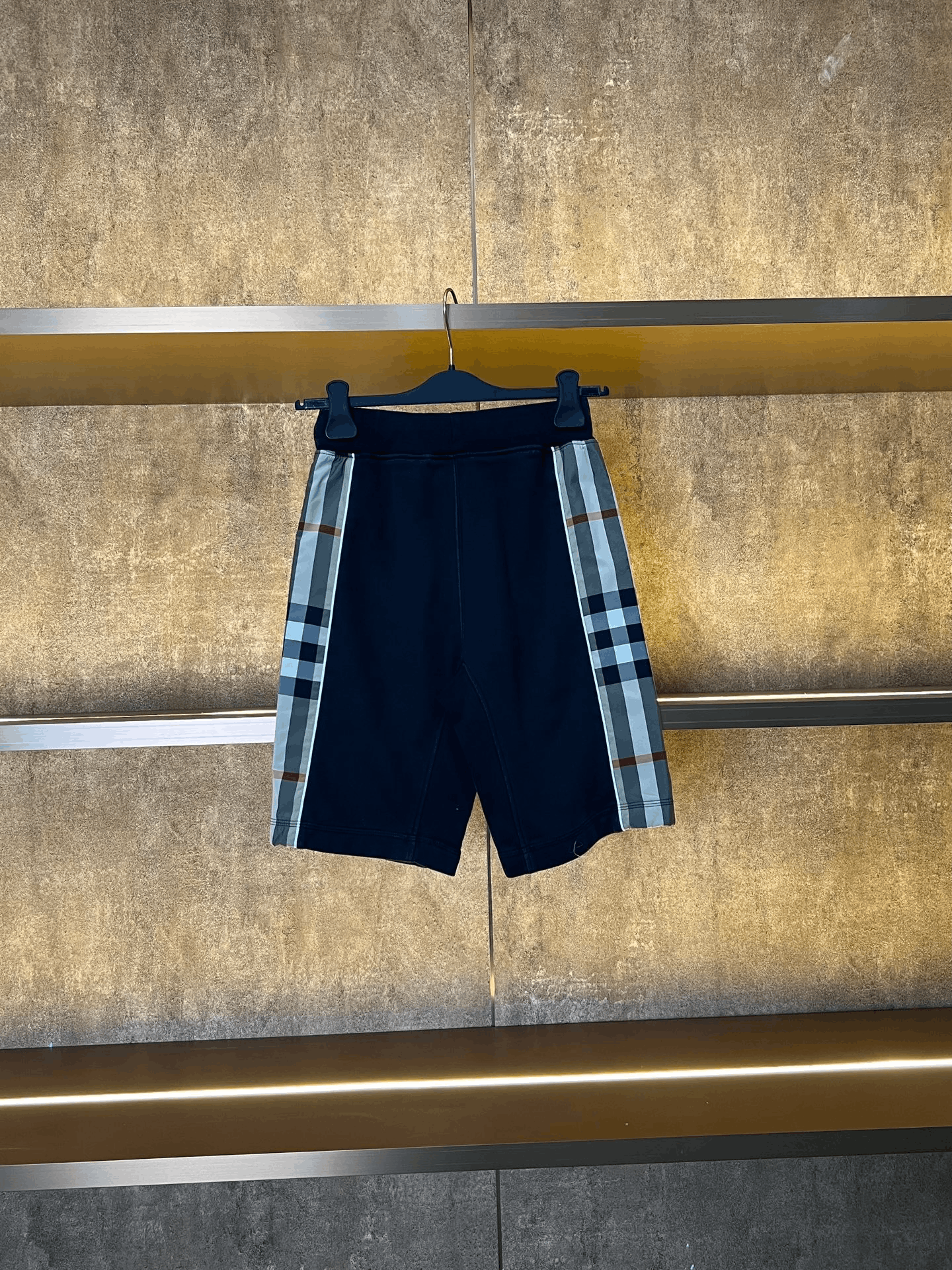 Burberry Burberry Shorts 32 Men Size US 32 / EU 48 - 2 Thumbnail