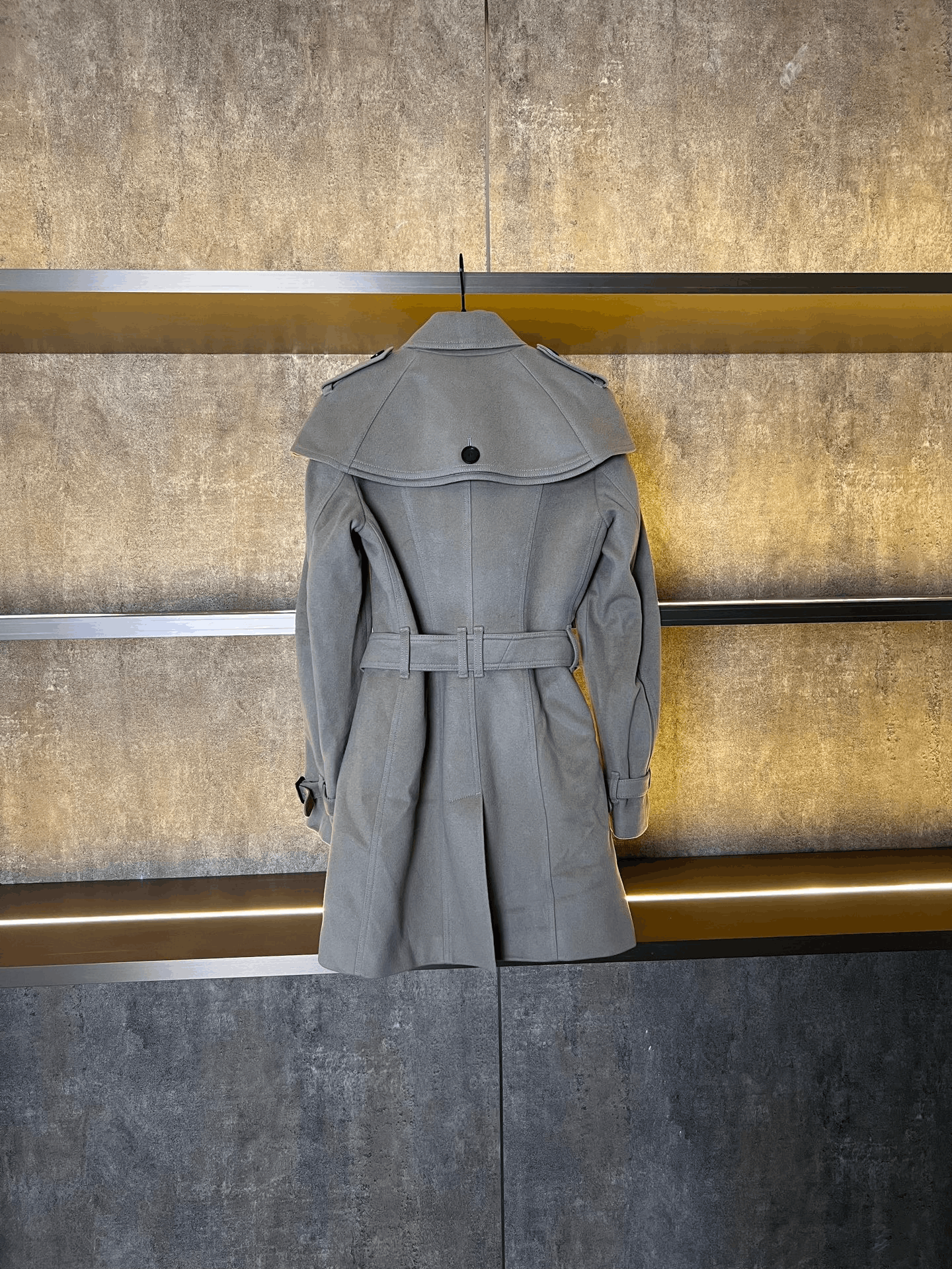 Burberry Burberry Coat L Women Size L / US 10 / IT 46 - 2 Thumbnail