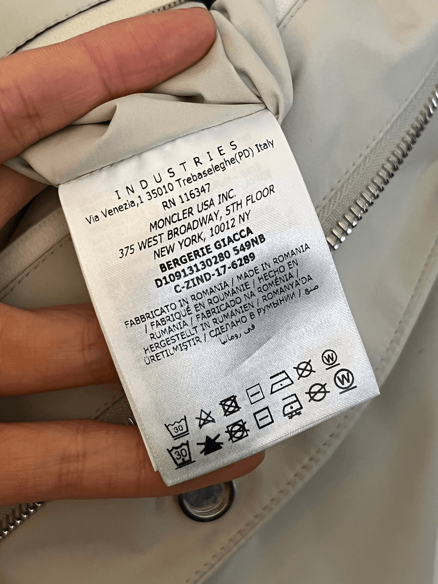 Moncler Moncler Coat S Women Size S / US 4 / IT 40 - 4 Thumbnail