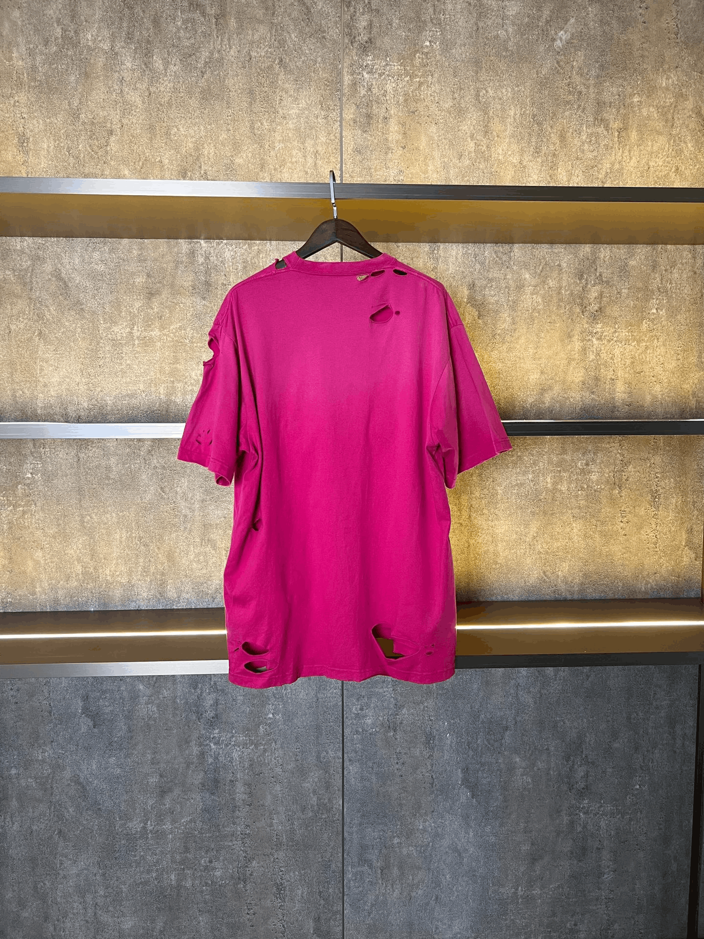 Balenciaga Balenciaga Distressed Red T-Shirt xs Men Size US XS / EU 42 / 0 - 2 Thumbnail