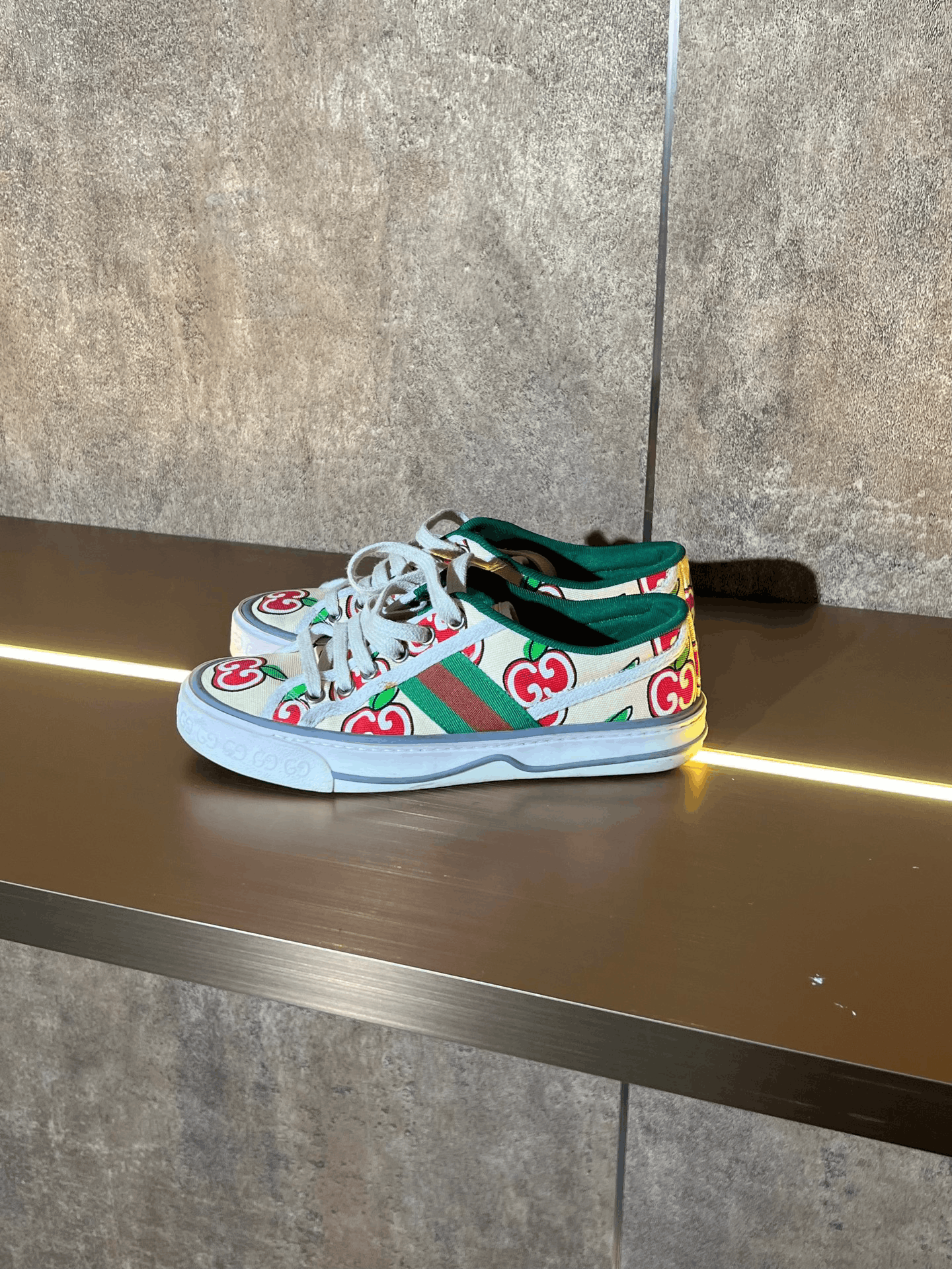 Gucci Gucci Lowtop Sneakers us_5 Women Size US 5 / IT 35 - 4 Thumbnail