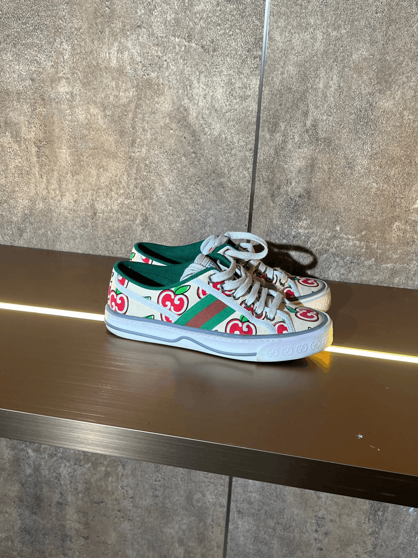 Gucci Gucci Lowtop Sneakers us_5 Women Size US 5 / IT 35 - 3 Thumbnail