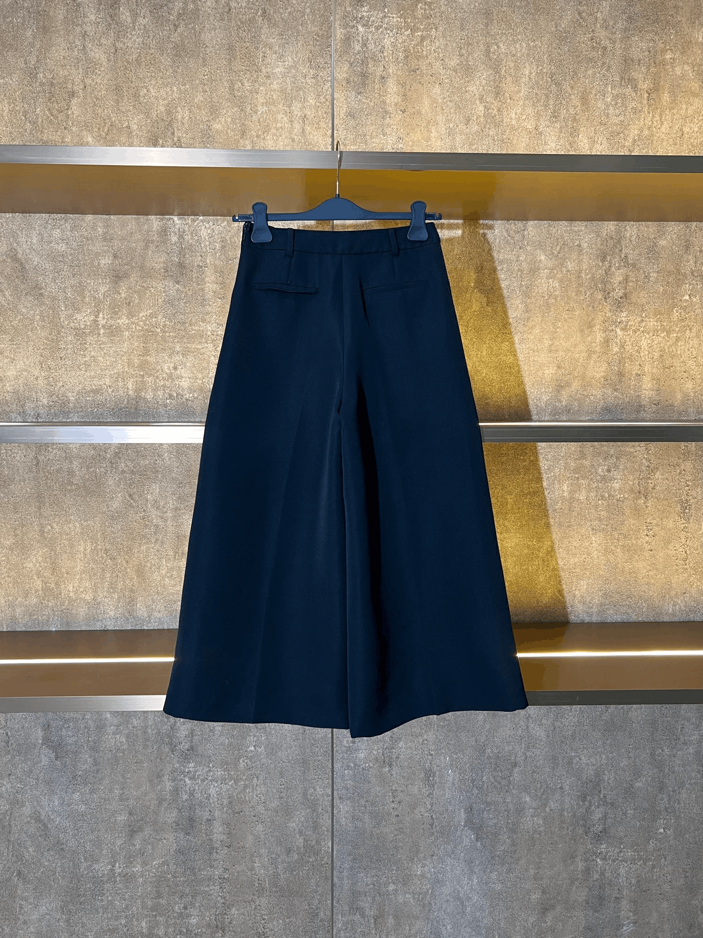 Valentino Valentino Wide-Leg Pants 28 Women Size 28" / US 6 / IT 42 - 2 Thumbnail