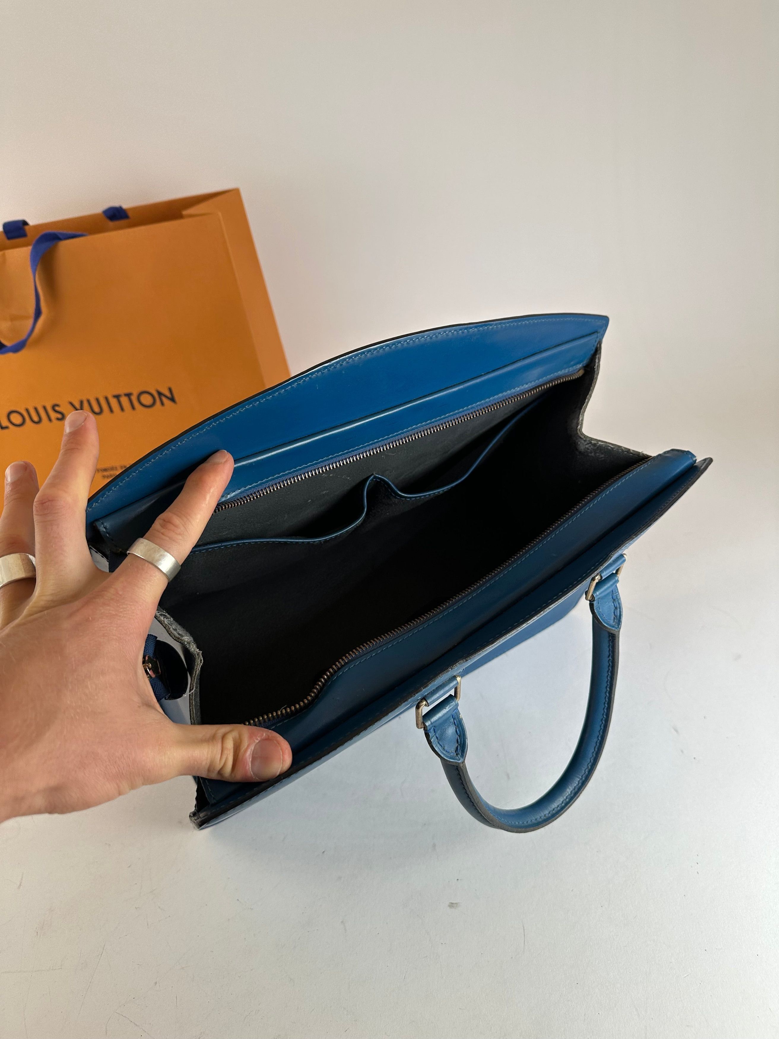Other Vintage Louis Vuitton EPI Leather Handbag Blue Size ONE SIZE - 3 Thumbnail