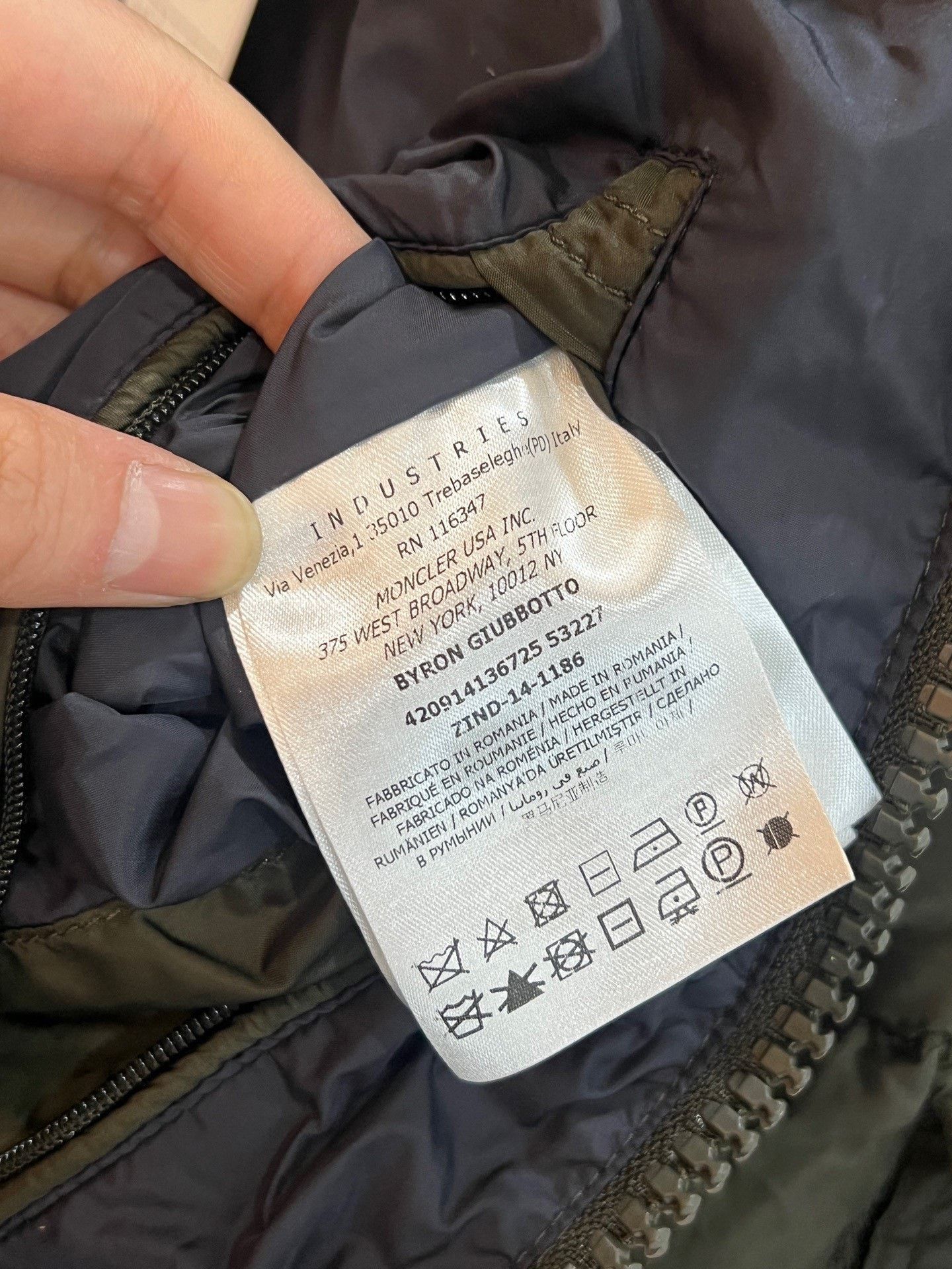Moncler Moncler Down Heavy Coat m Men Size US M / EU 48-50 / 2 - 5 Thumbnail