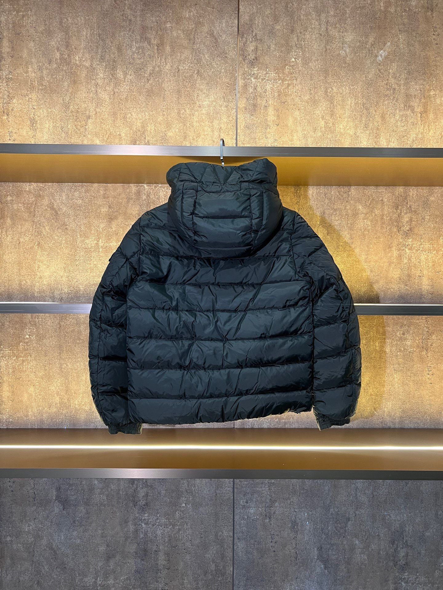 Moncler Moncler Down Heavy Coat m Men Size US M / EU 48-50 / 2 - 2 Thumbnail